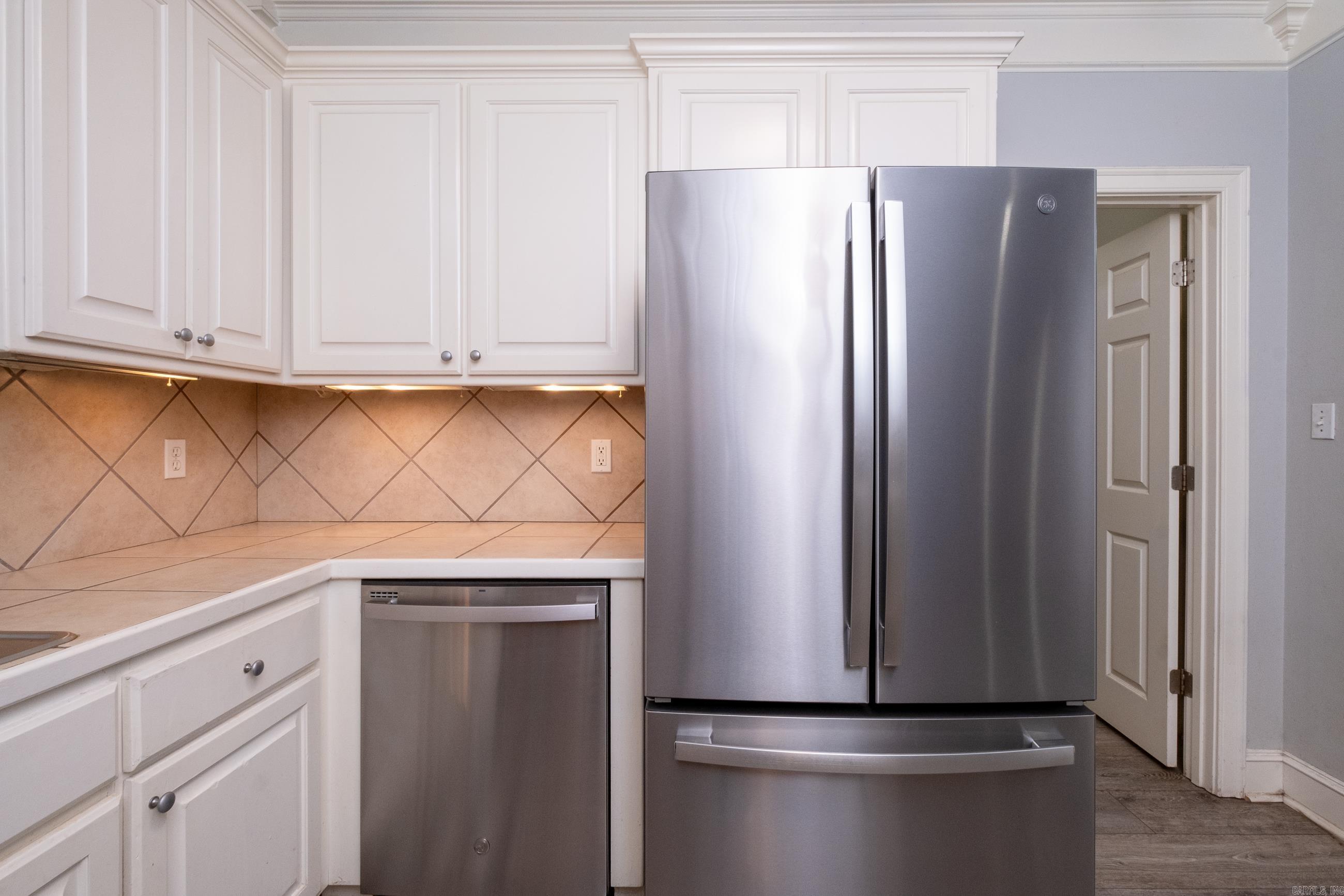 COUNTRY CLUB OF ARK THE - Residential