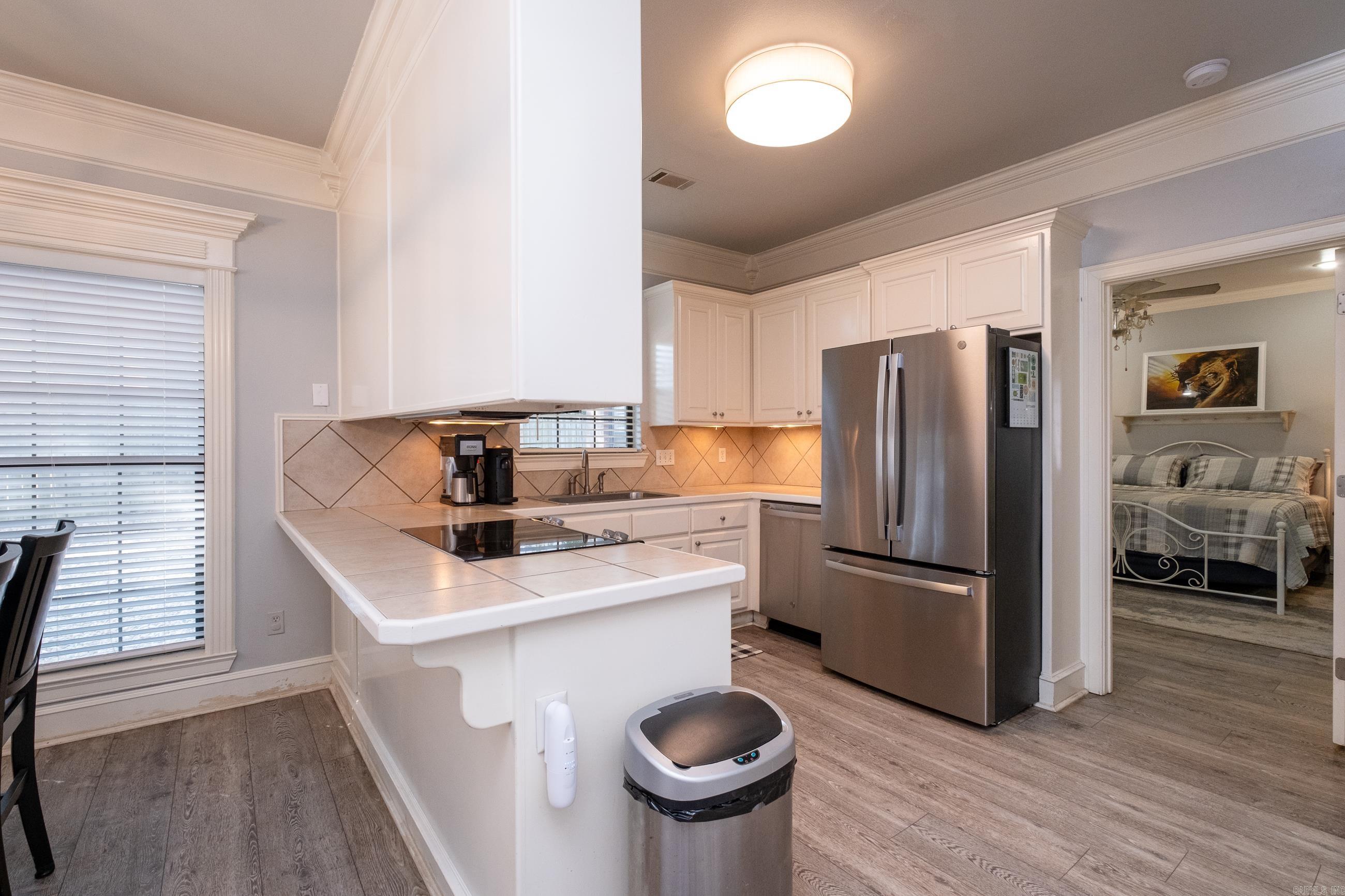 COUNTRY CLUB OF ARK THE - Residential