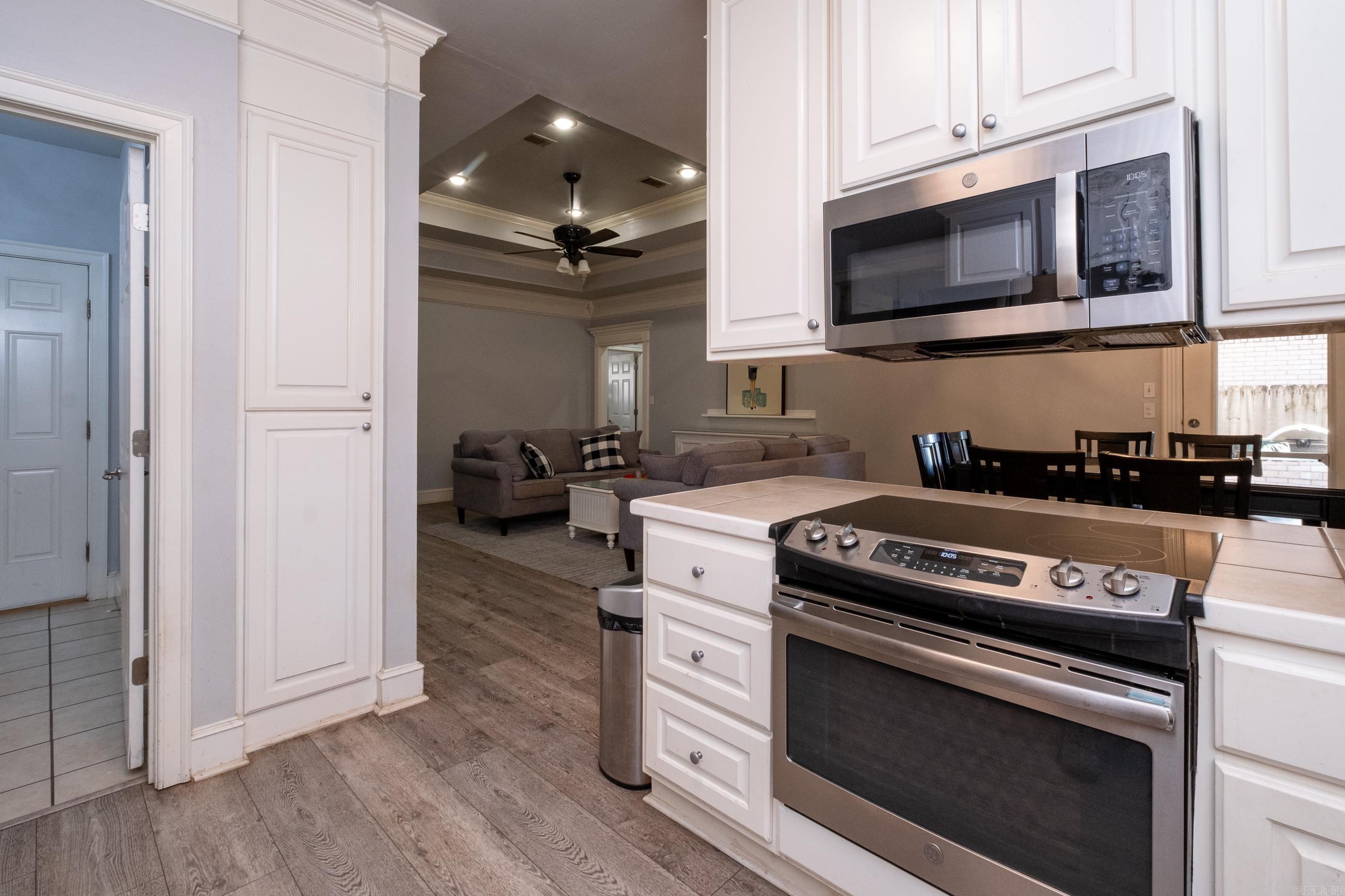 COUNTRY CLUB OF ARK THE - Residential