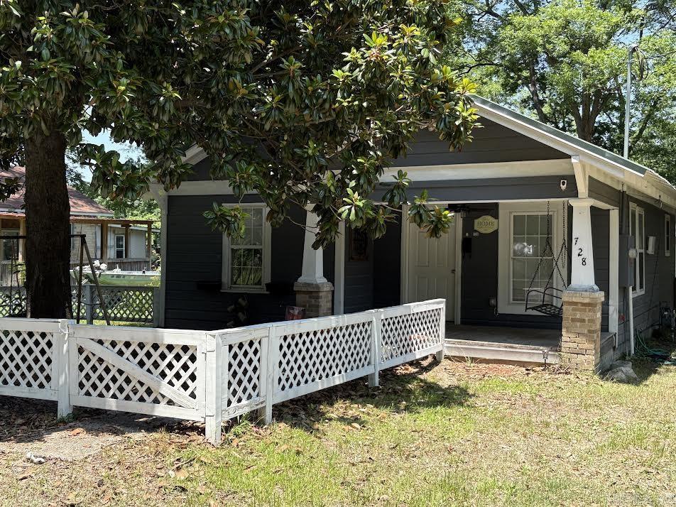 This 2 bedroom, 1 bath cottage offers a great opportunity for investors, DIYers, or first-time buyers ready to make it their own. The home needs some TLC, but the potential is endless! Inside, you'll find a cozy layout with classic charm just waiting for your personal touch. Kitchen has a brand-new electric stove. Outside, the adorable porch and fenced yard, make it great for entertaining and privacy - and you'll love the additional building with electrical and air, perfect for a she shed, man cave, hobby shop or studio. Located in Malvern with easy access to schools, shopping and downtown, this property is priced with room to renovate and add value. Bring your vision and tools-this is your chance to create the home (and bonus space) you've been dreaming of!