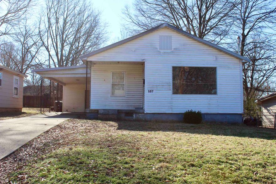 If you are on the hunt for an affordable home or a promising investment opportunity, this property in the heart of Searcy could be just what you need. Its prime location places you mere minutes away from essential amenities such as schools, shopping, downtown, and a variety of dining options, making it an excellent choice for those who want to fully experience city life. This home has a proven track record as a rental property, which adds to its appeal for investors. Whether you are a veteran in the real estate market or a newcomer eager to start your journey, this property holds the potential for strong returns and future growth. The HVAC and heating systems have been well-maintained, enhancing the overall comfort of the home. With minimal repairs needed, the house is ready for you to move in without delay. Given its favorable location and investment potential, this Searcy home is truly a rare find. Whether you're looking to invest or to settle down in a new place, this property caters to all your needs. Don’t let this opportunity slip away—schedule a visit today to see it for yourself!