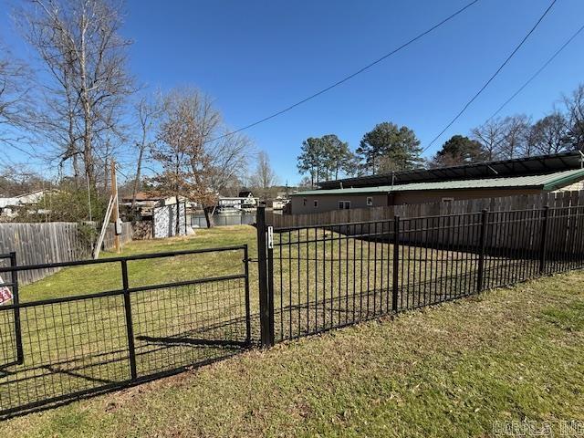 WOODLAND SHORES - Residential