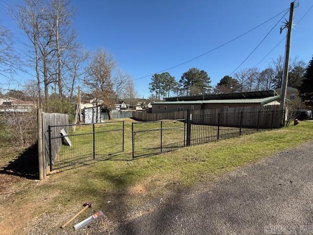 WOODLAND SHORES - Residential