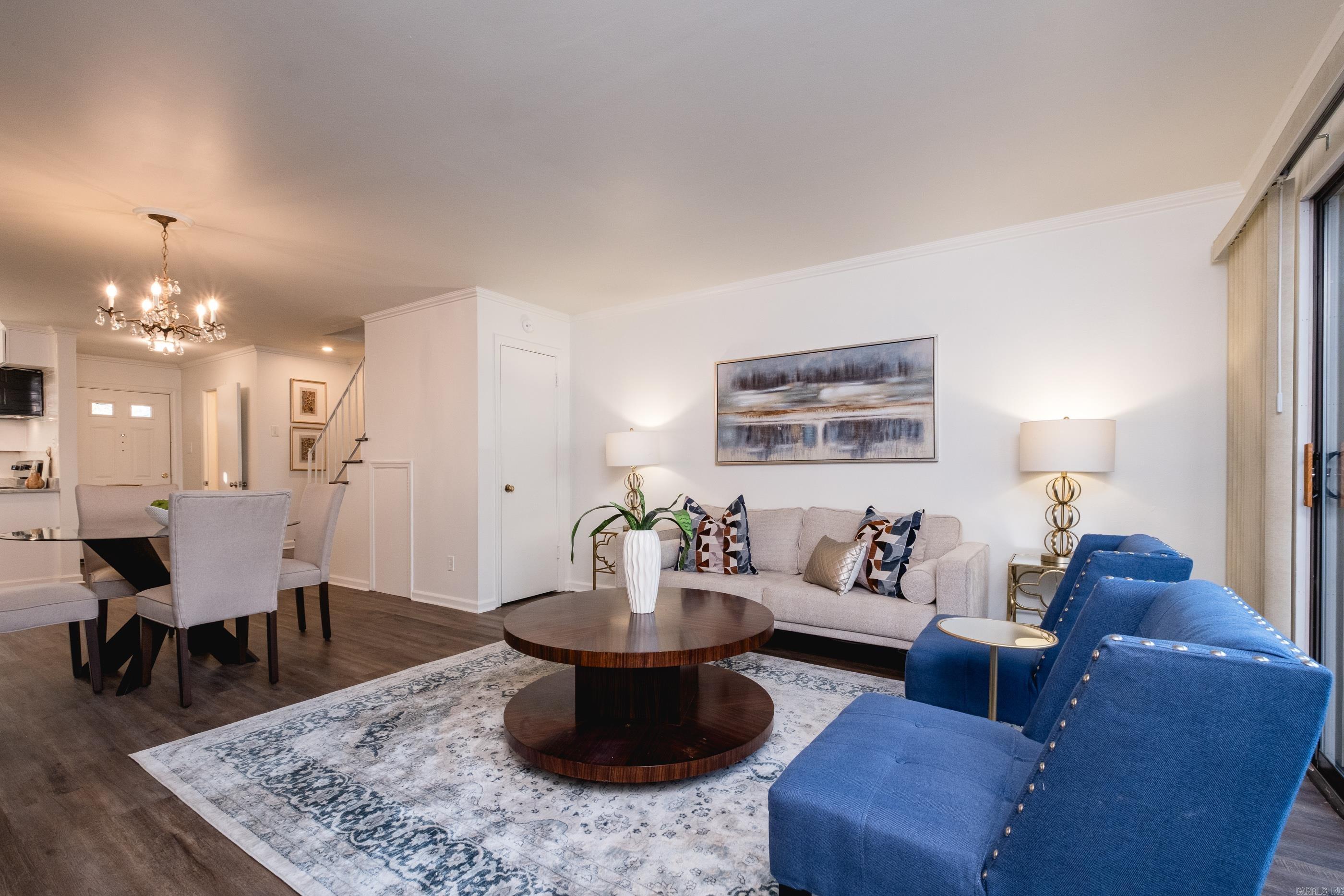 HAMPTON COURT APT HPR - Residential