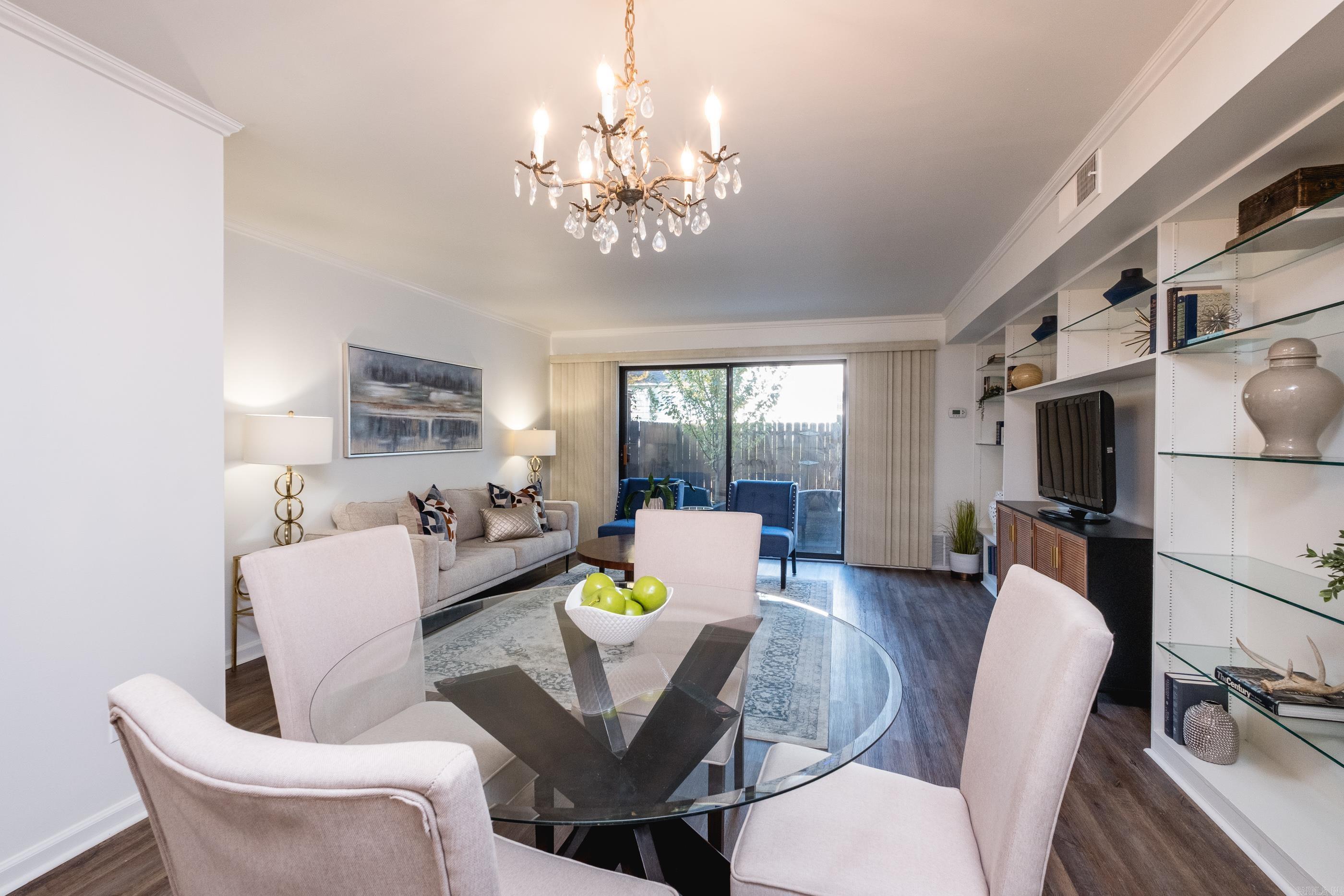 HAMPTON COURT APT HPR - Residential