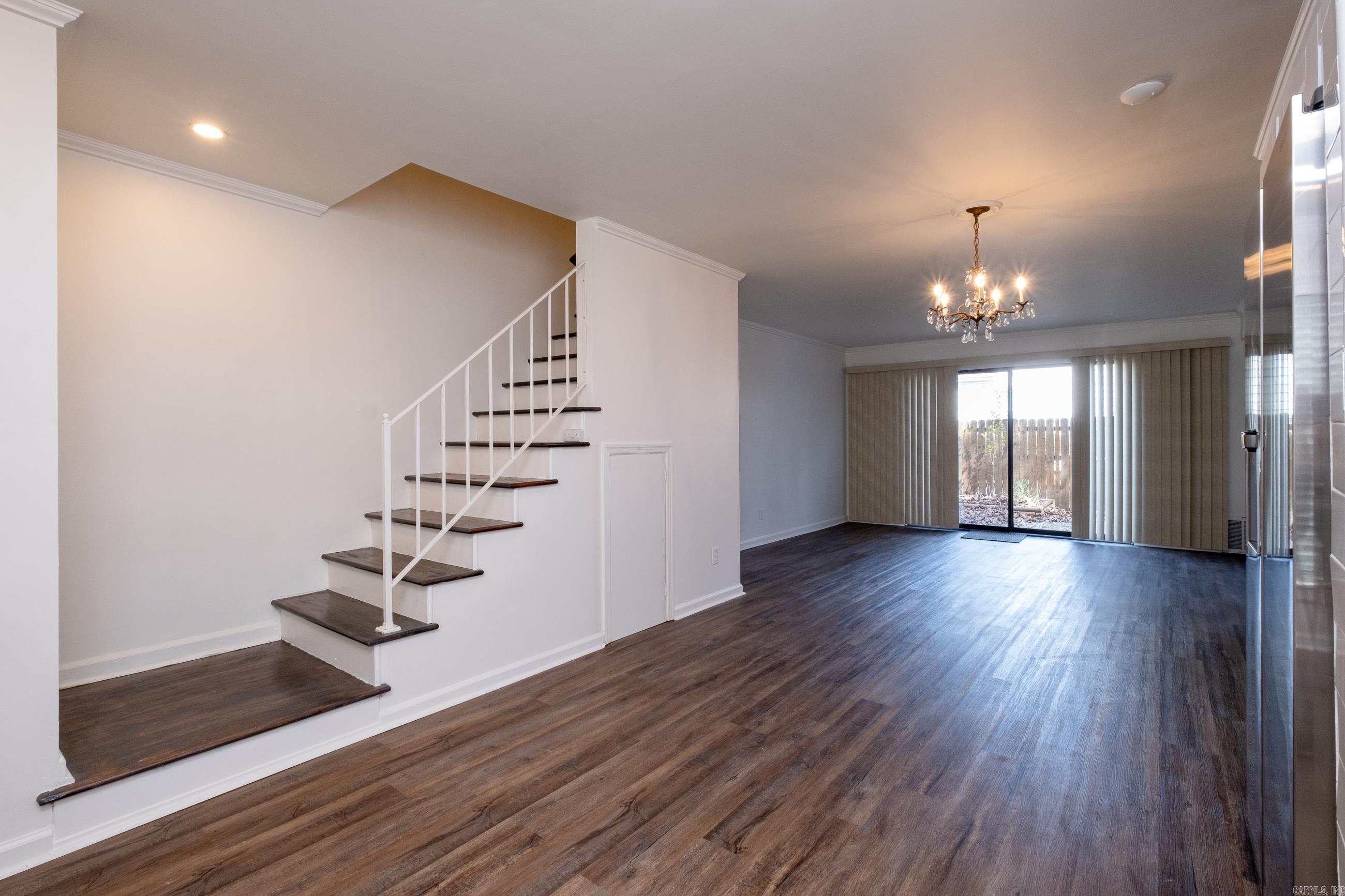 HAMPTON COURT APT HPR - Residential