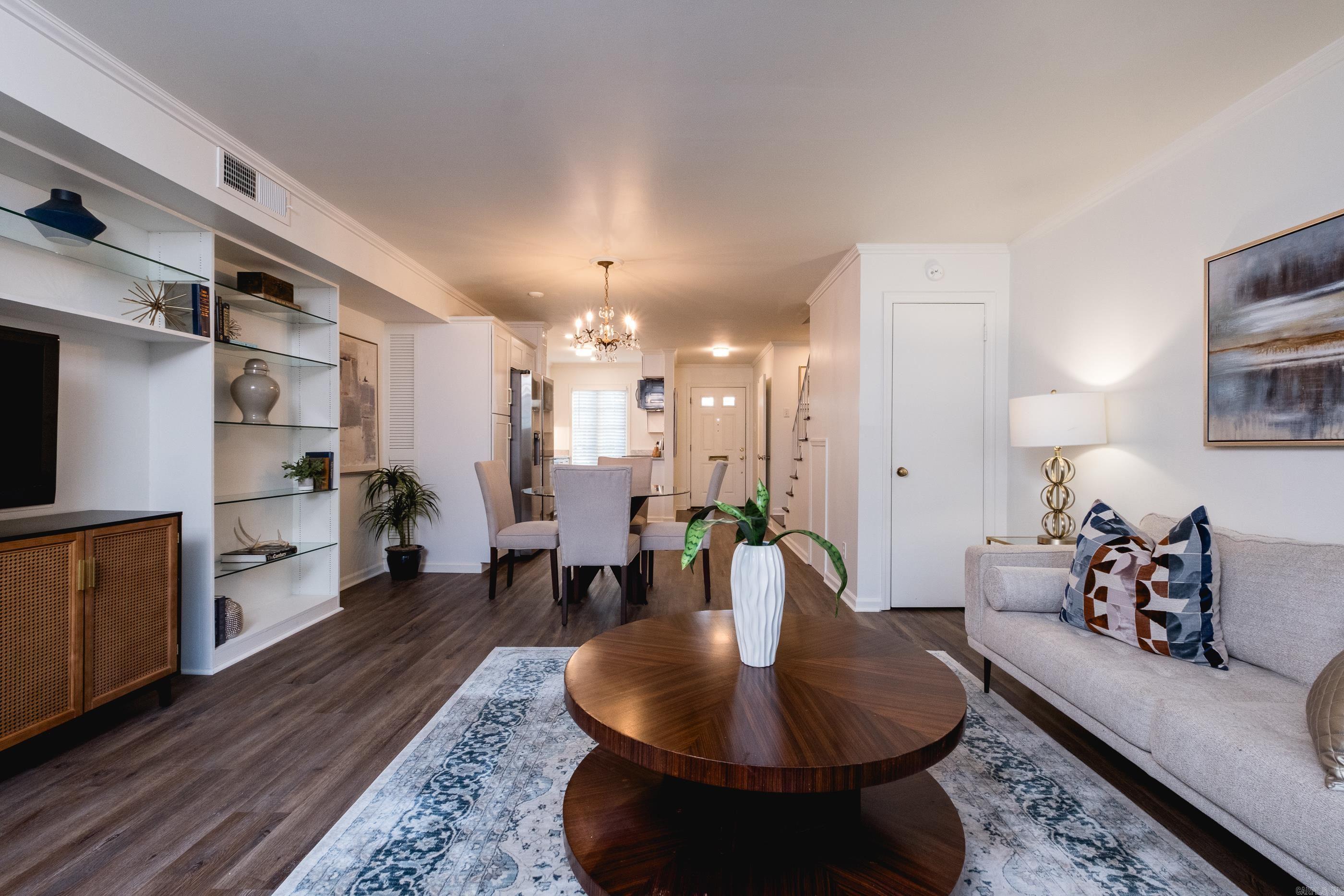 HAMPTON COURT APT HPR - Residential