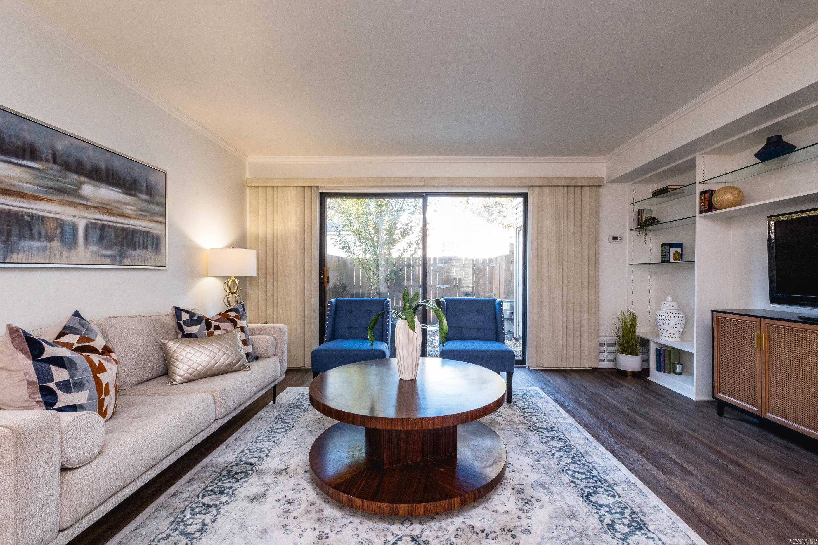 HAMPTON COURT APT HPR - Residential