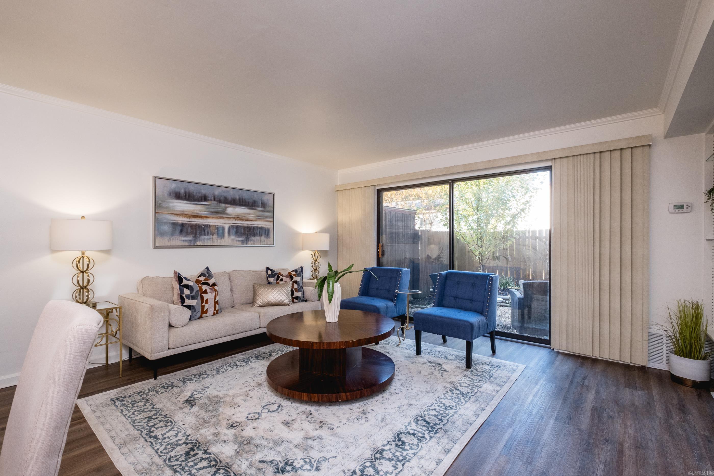 HAMPTON COURT APT HPR - Residential