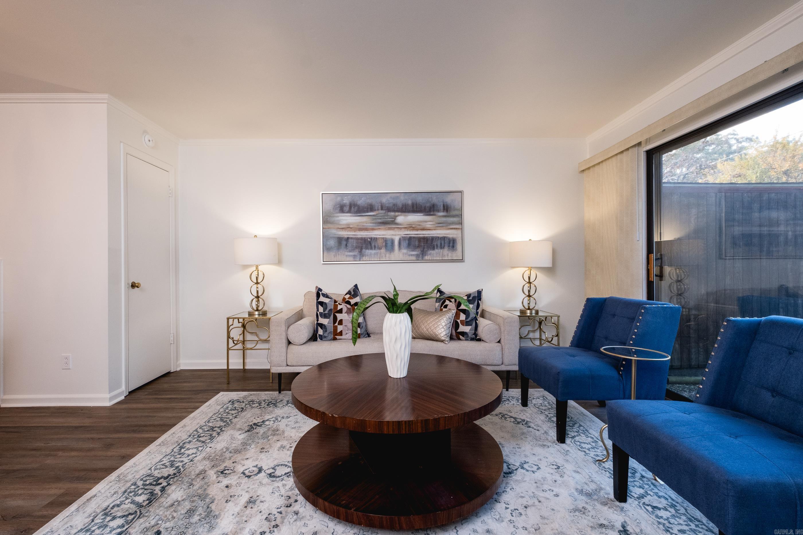 HAMPTON COURT APT HPR - Residential