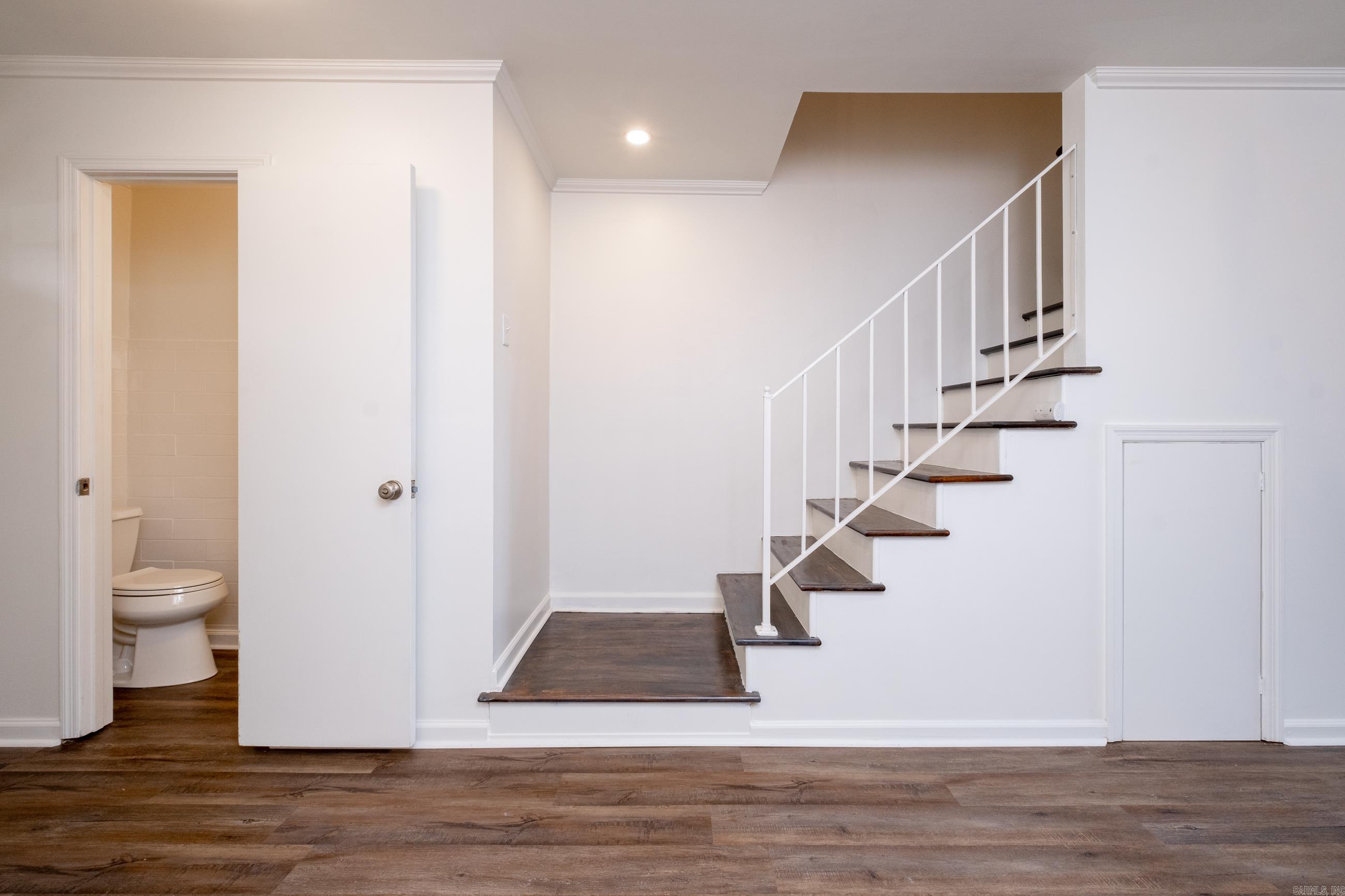 HAMPTON COURT APT HPR - Residential