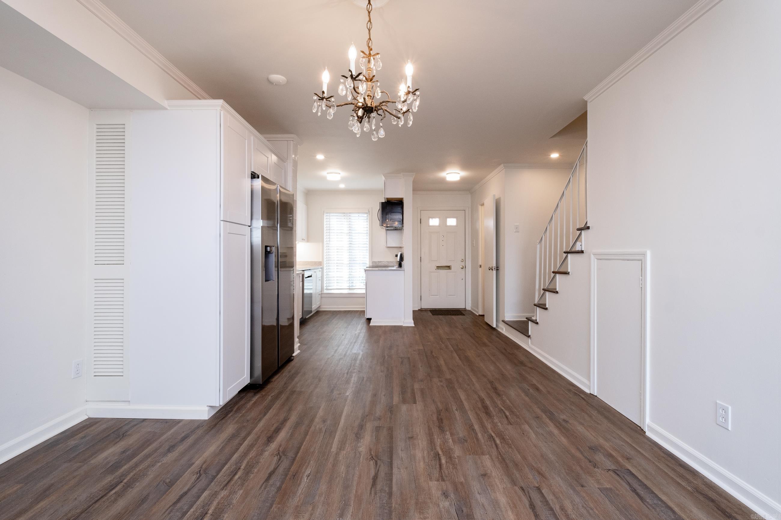 HAMPTON COURT APT HPR - Residential