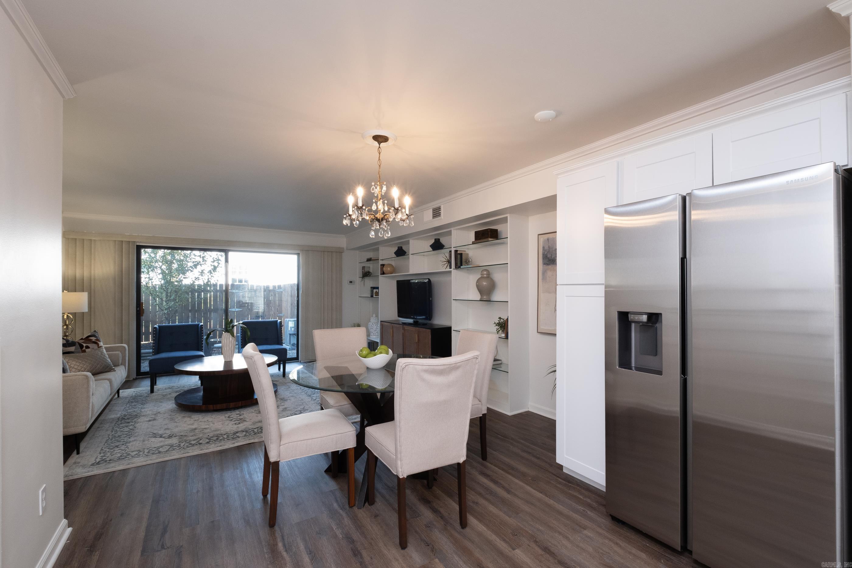 HAMPTON COURT APT HPR - Residential