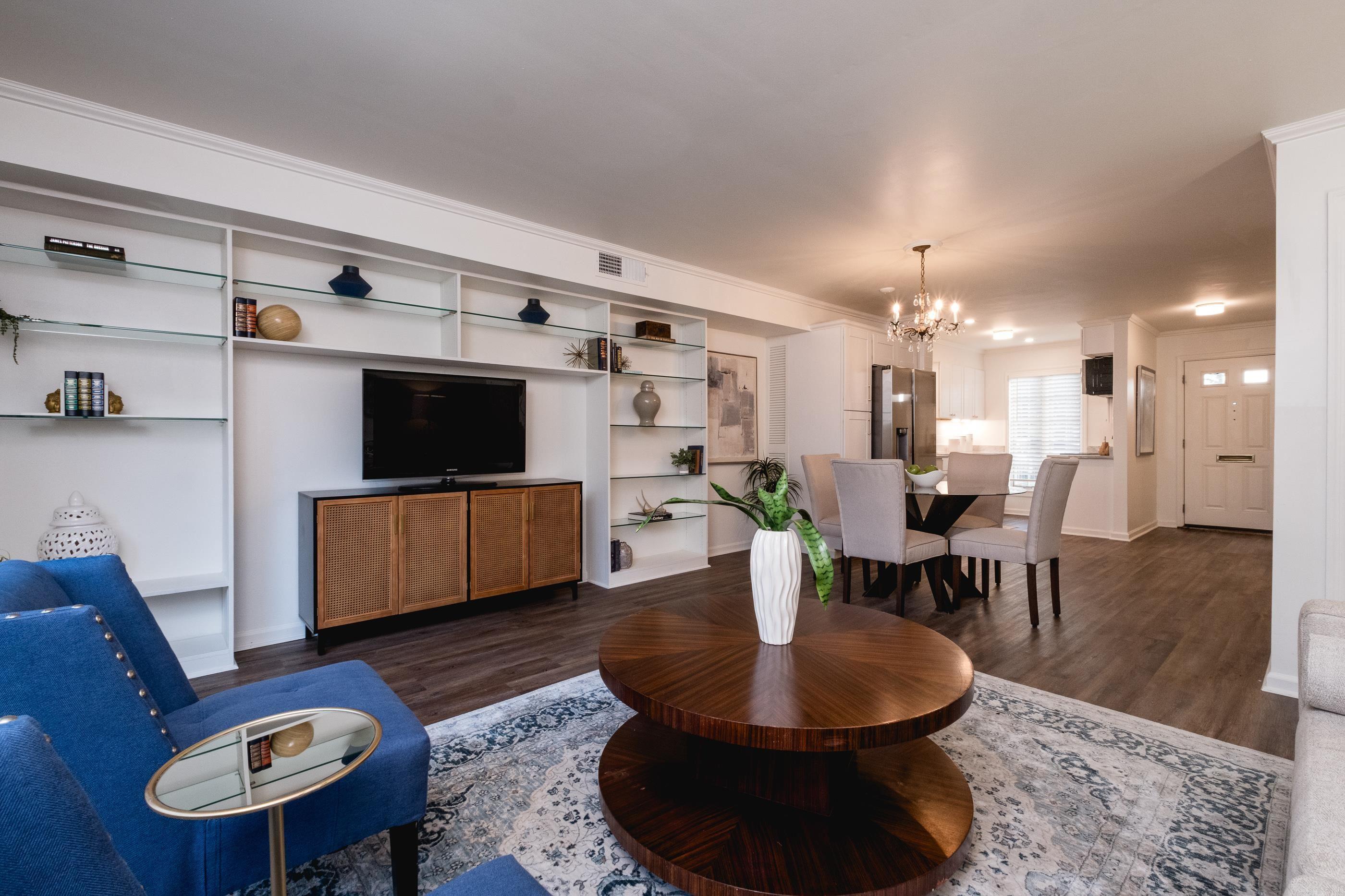 HAMPTON COURT APT HPR - Residential