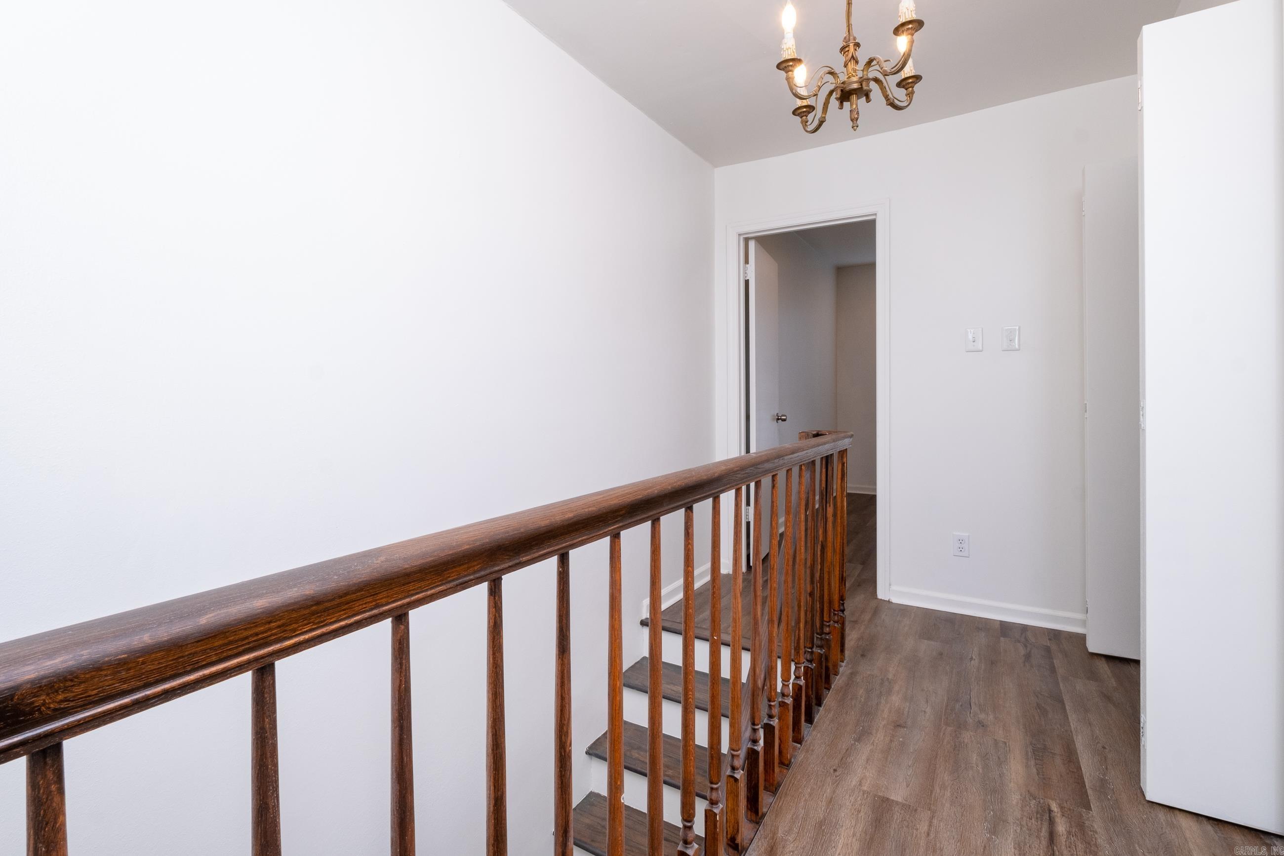 HAMPTON COURT APT HPR - Residential