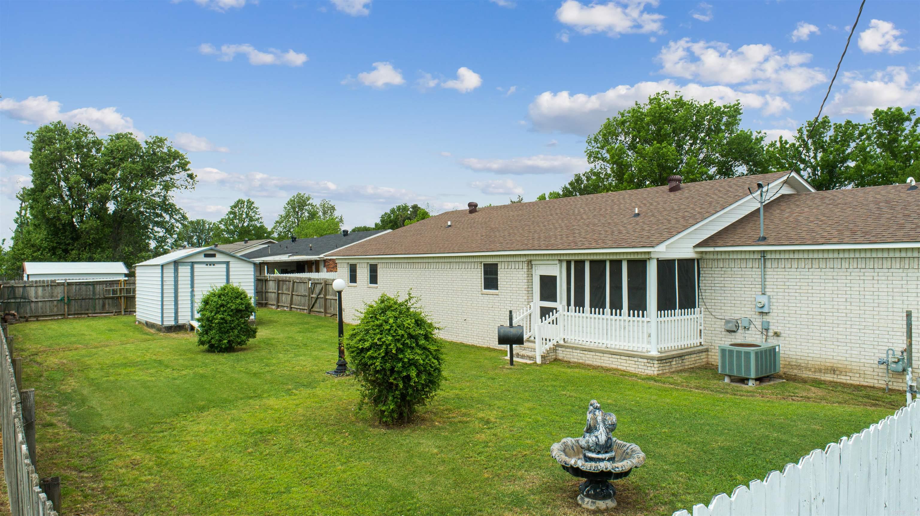 COLONIAL ACRES - Residential