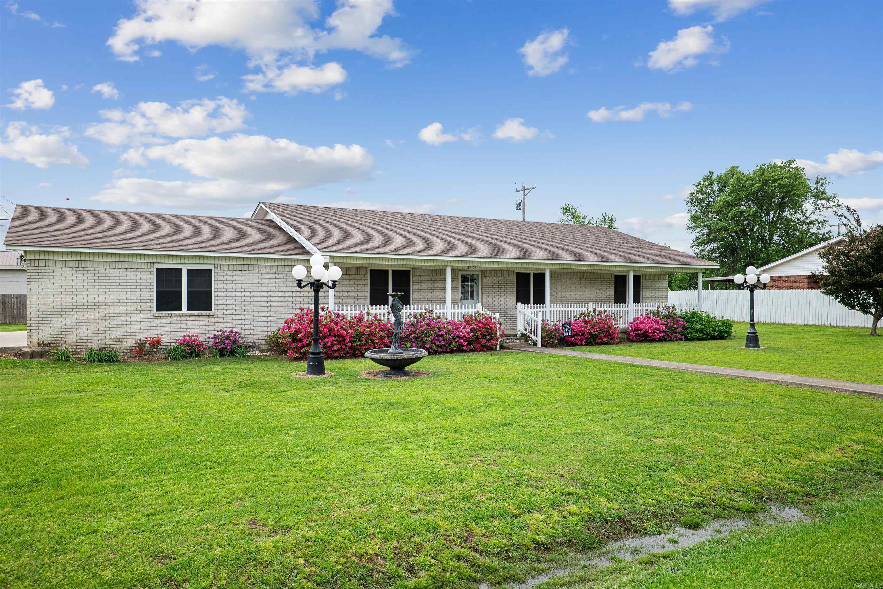 COLONIAL ACRES - Residential
