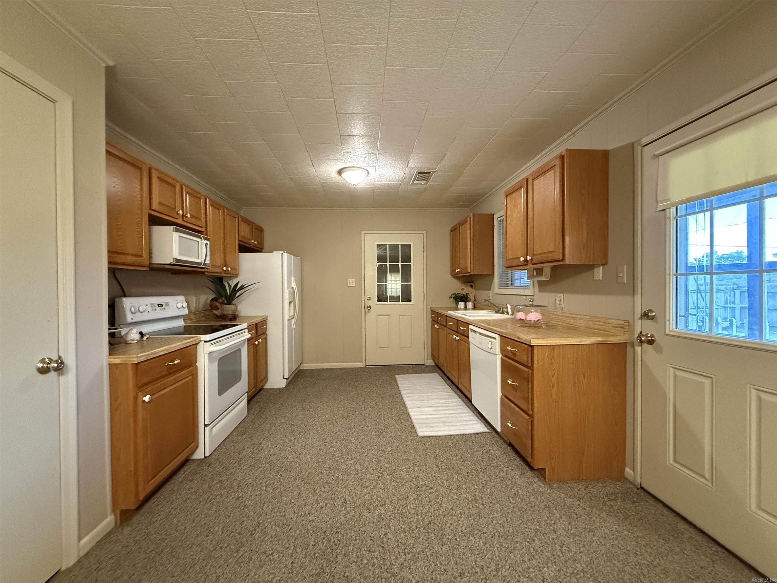 COLONIAL ACRES - Residential