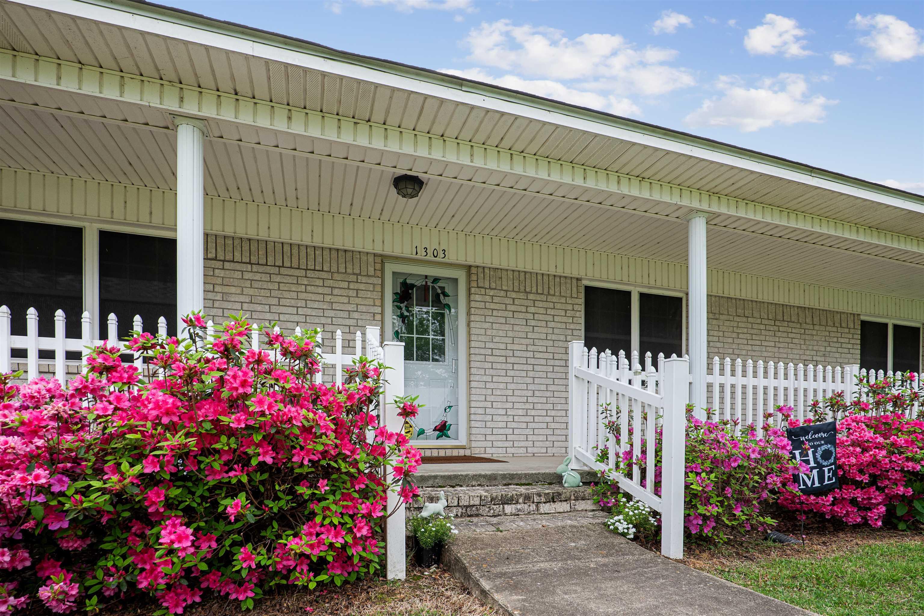 COLONIAL ACRES - Residential