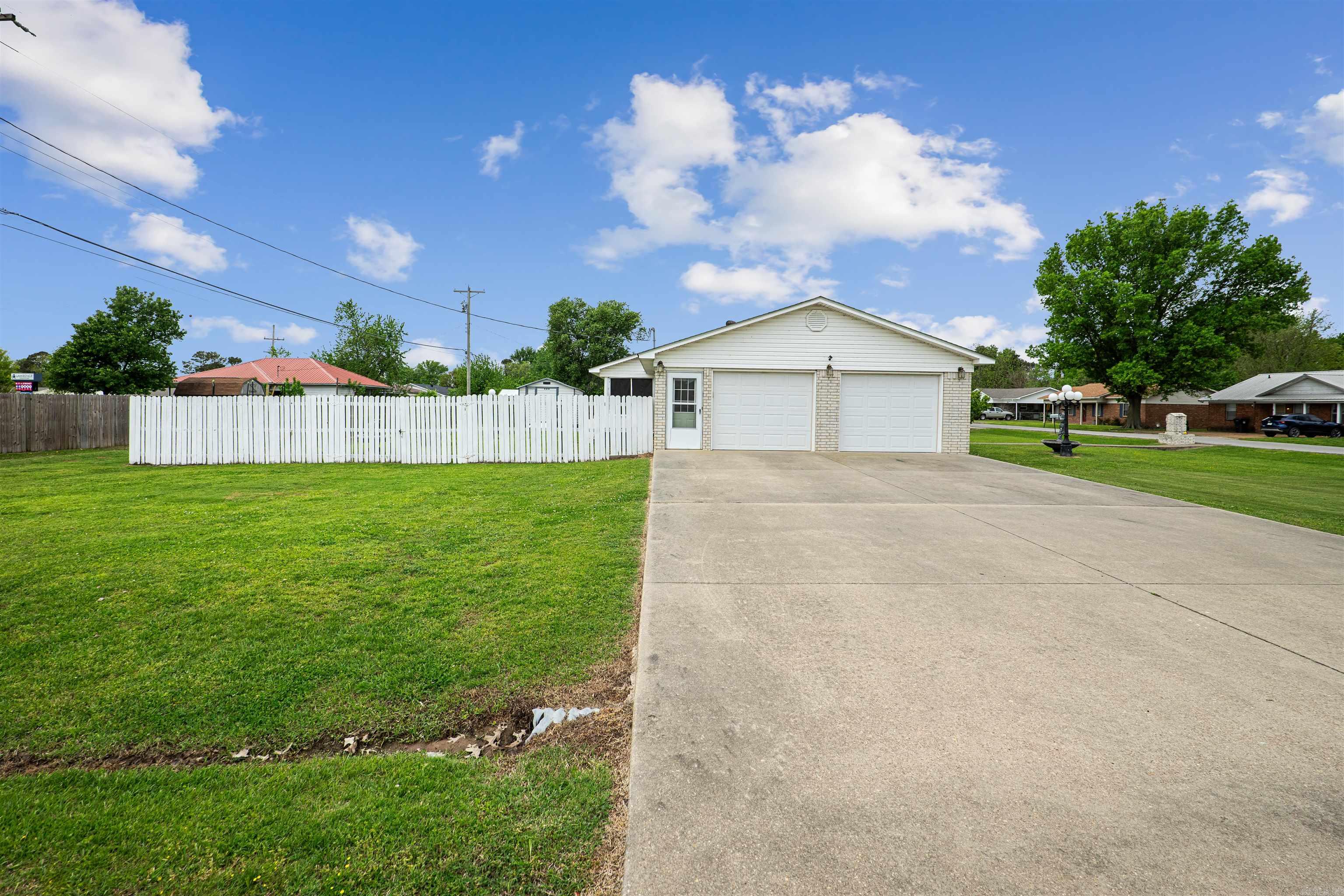 COLONIAL ACRES - Residential