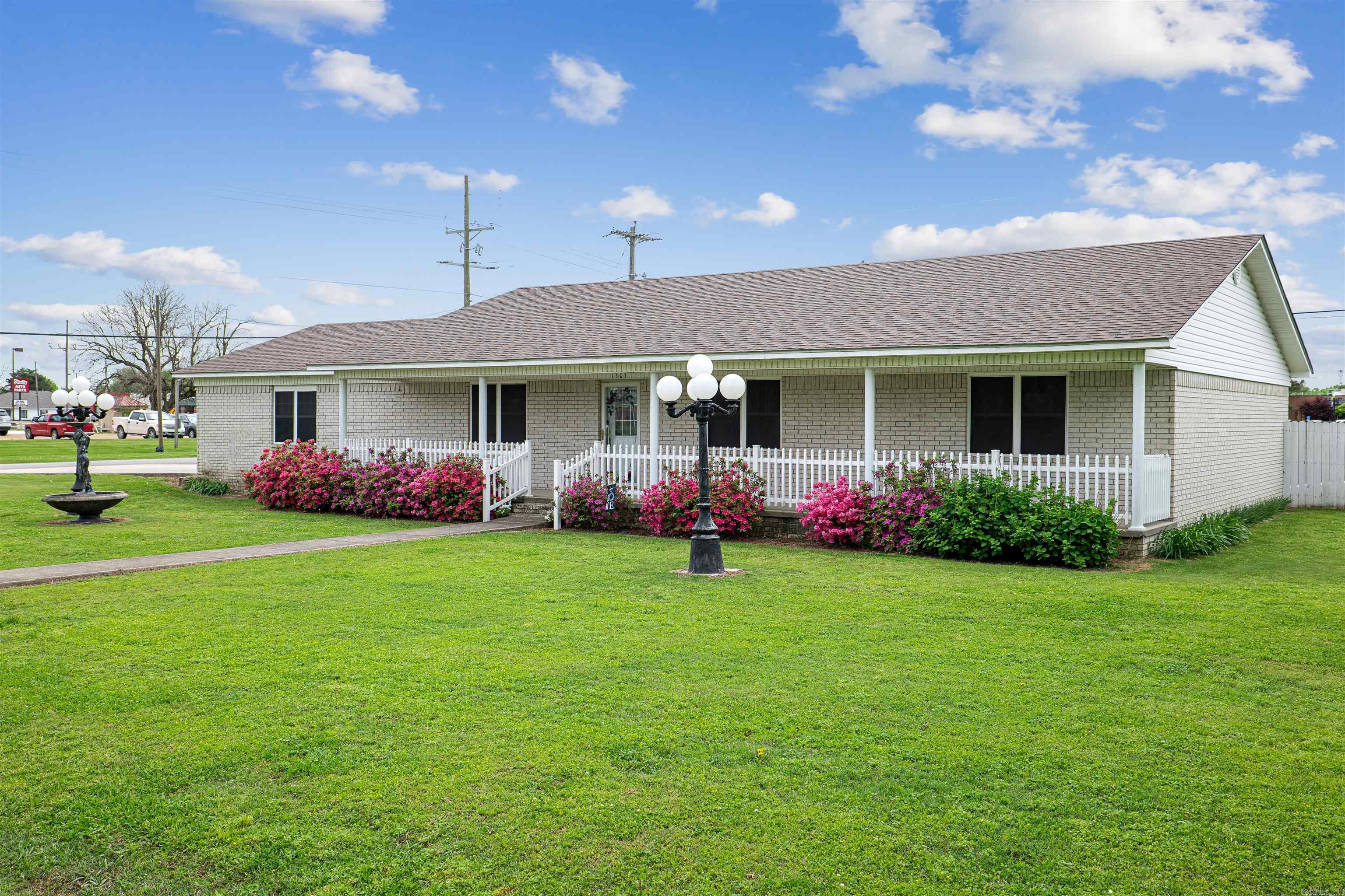 COLONIAL ACRES - Residential
