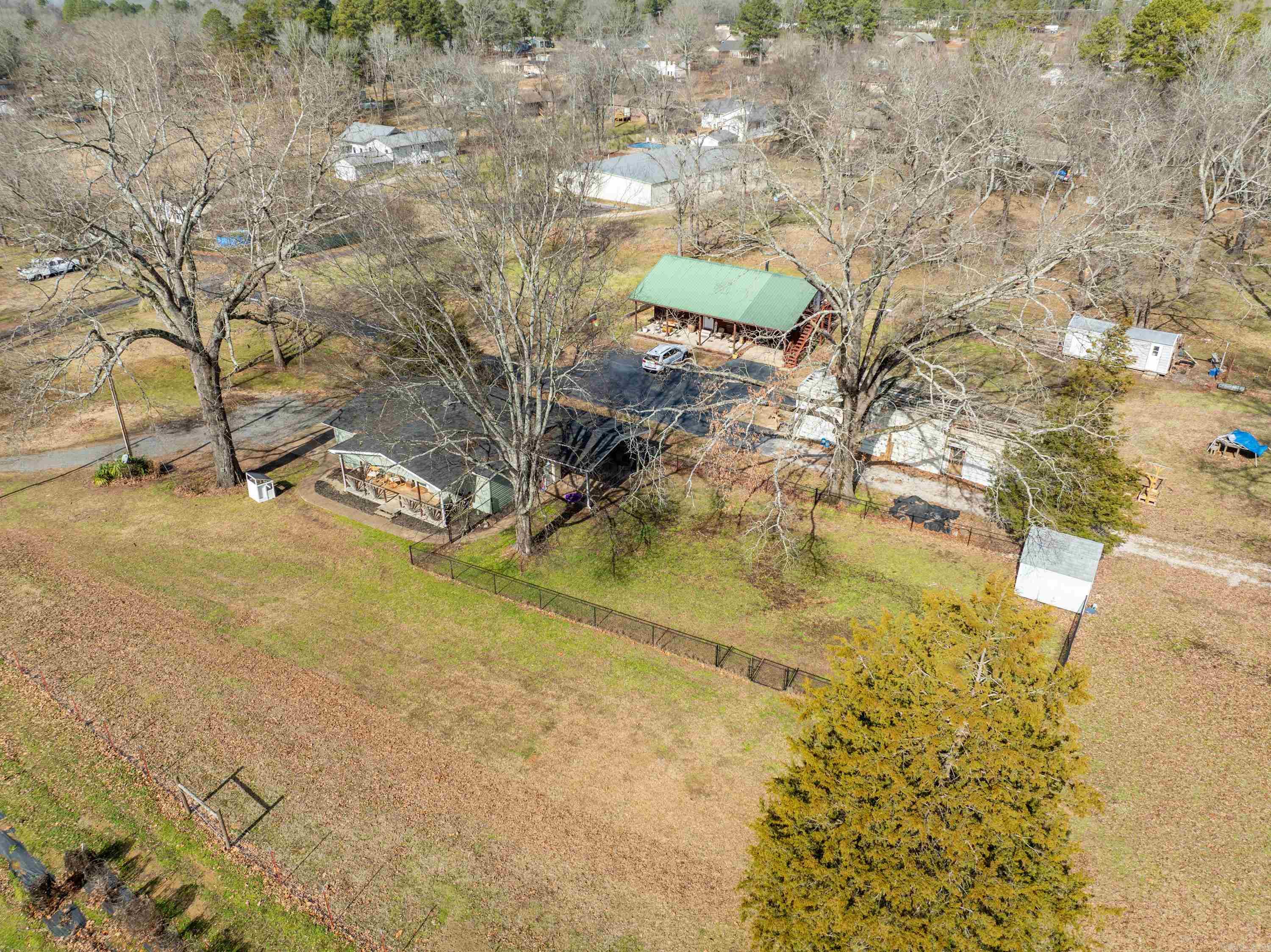 UNPLATTED ACREAGE - Residential