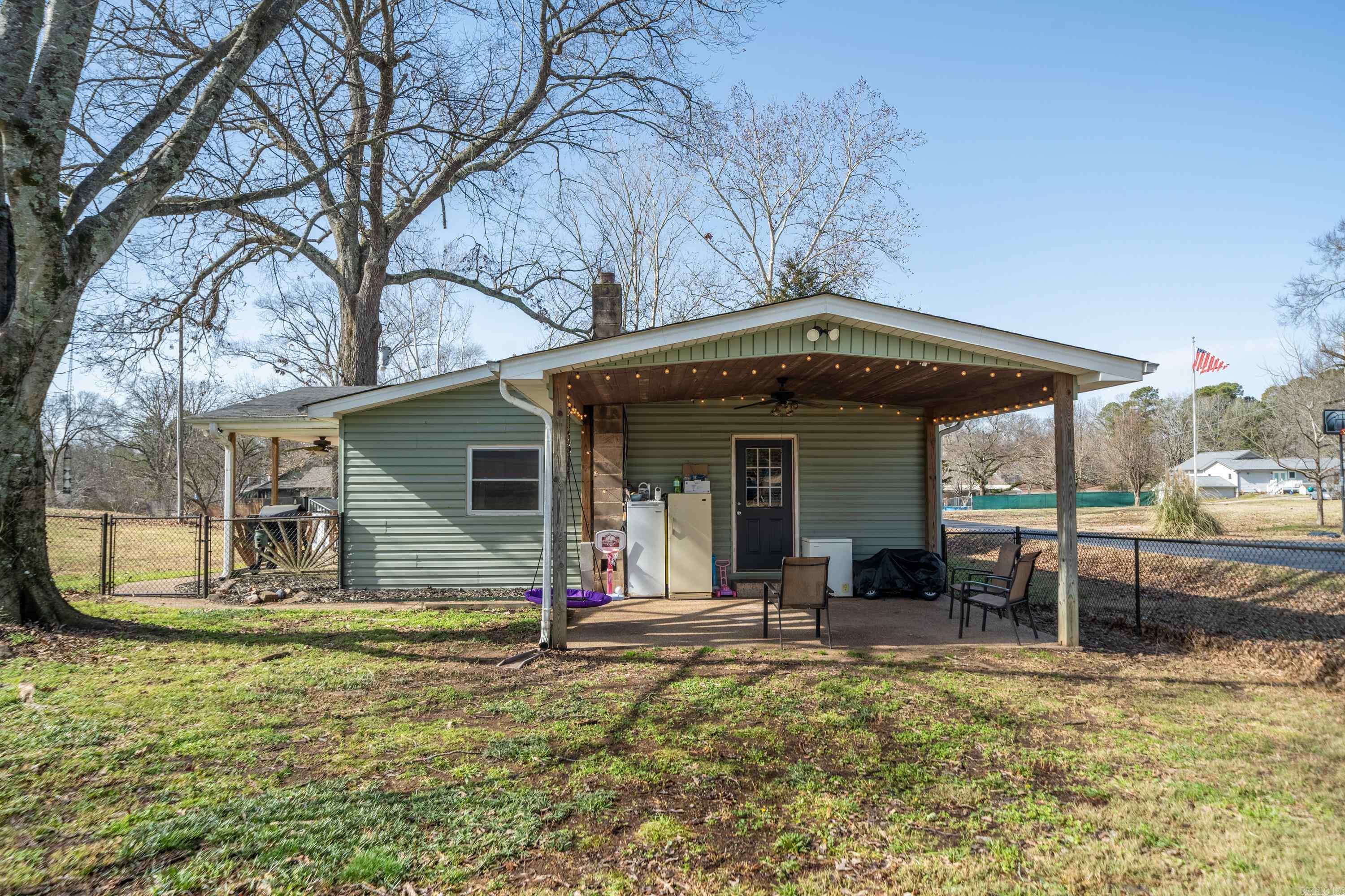 UNPLATTED ACREAGE - Residential