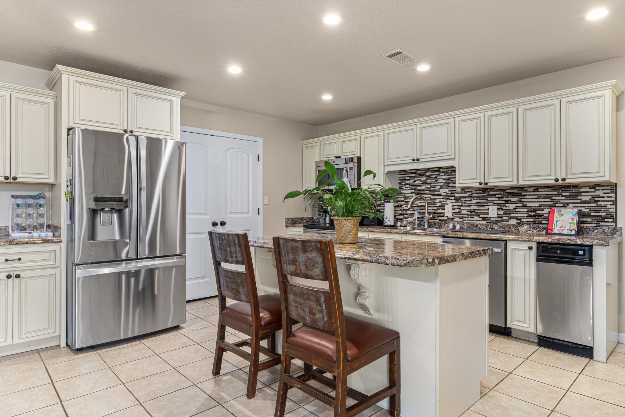 PARKWAY PLANTATION - Residential