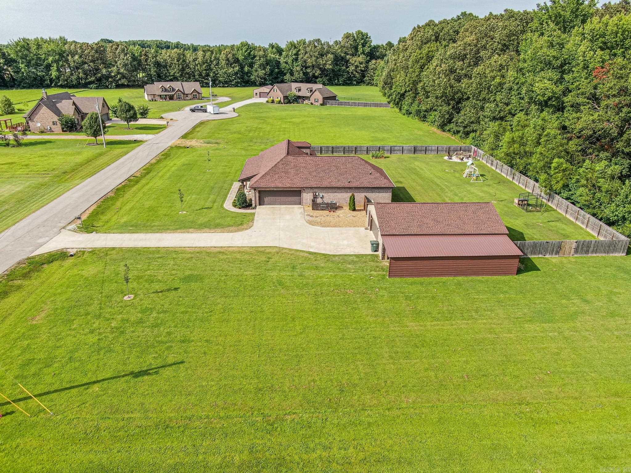 PARKWAY PLANTATION - Residential