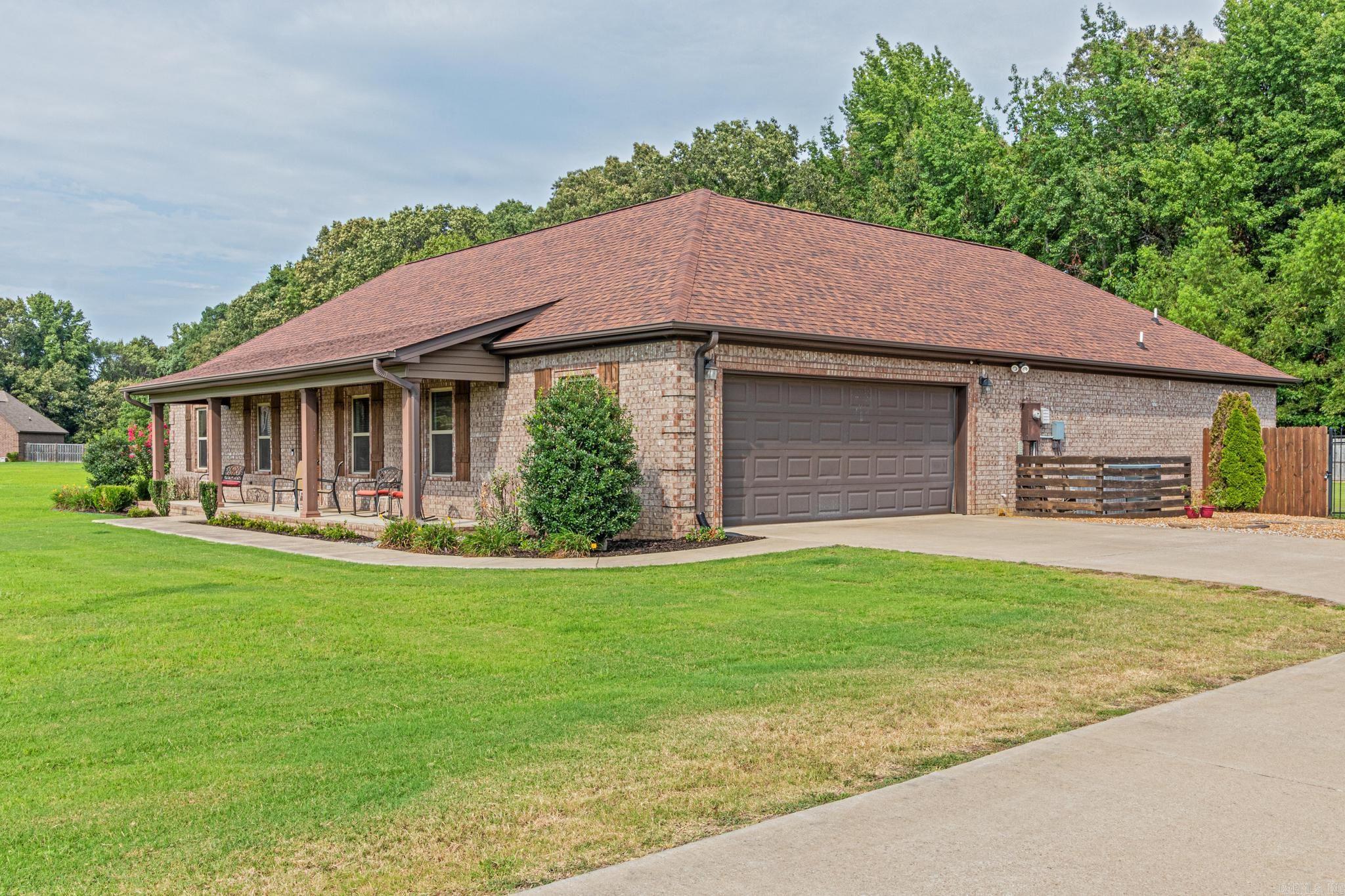 PARKWAY PLANTATION - Residential