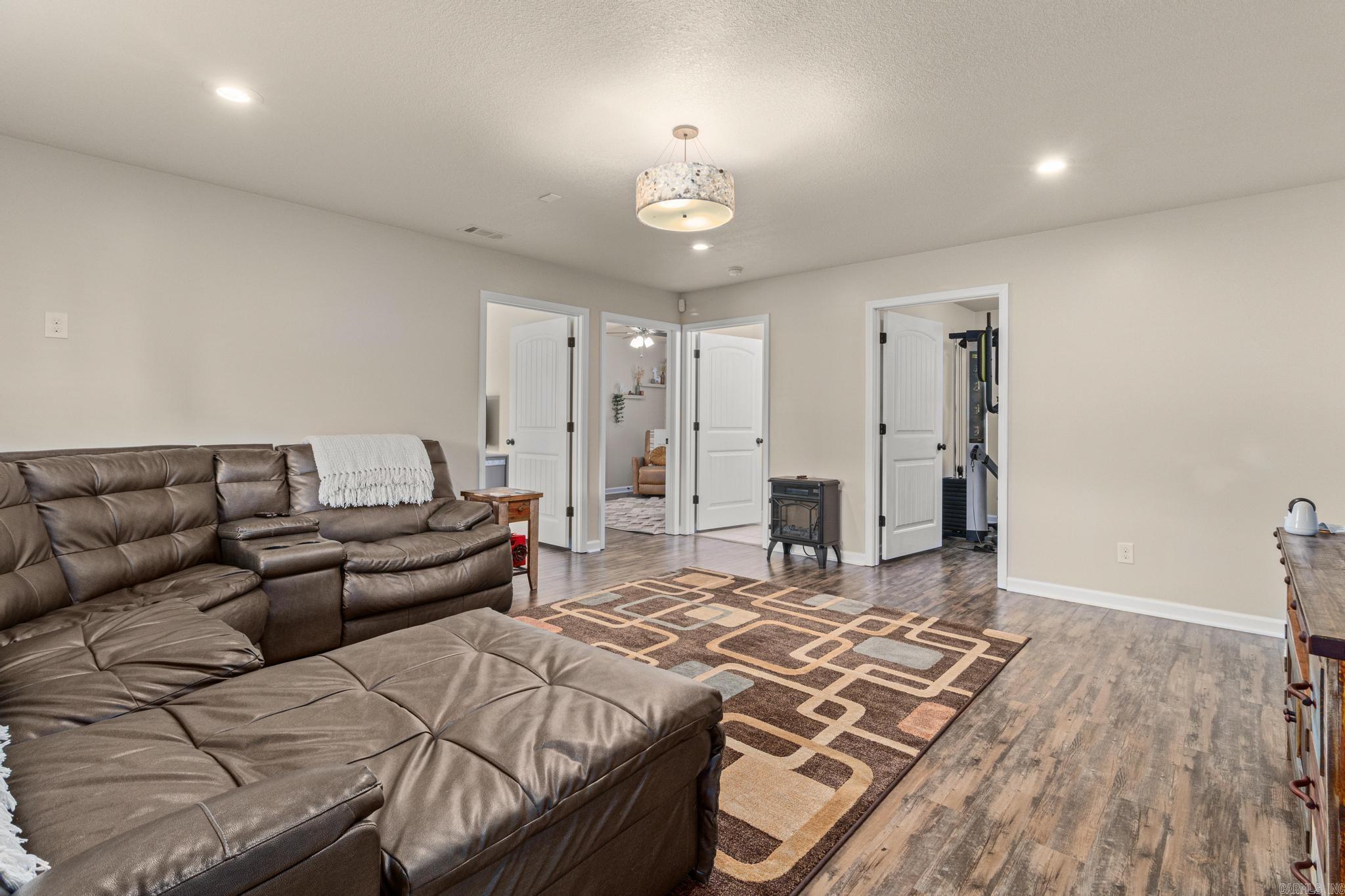 PARKWAY PLANTATION - Residential