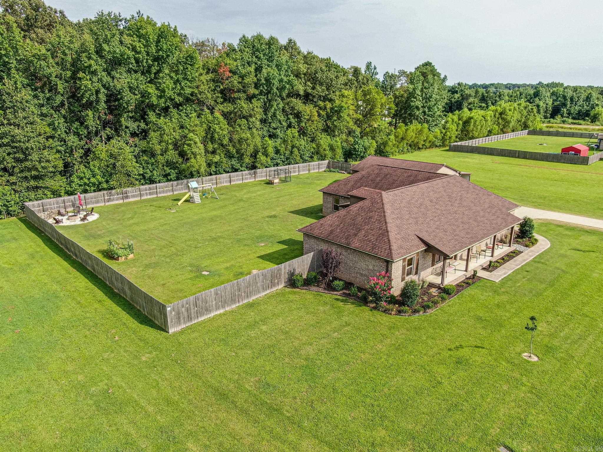 PARKWAY PLANTATION - Residential