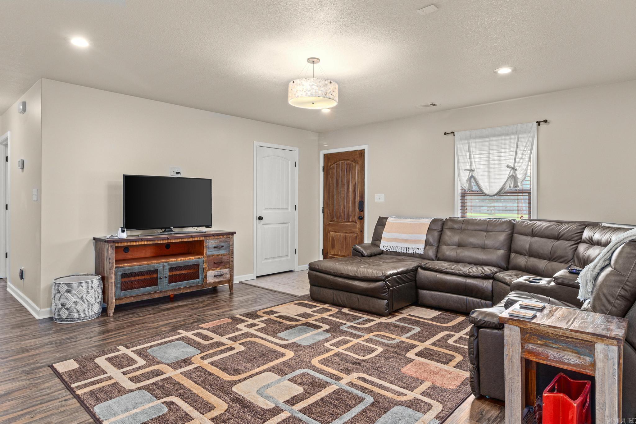 PARKWAY PLANTATION - Residential