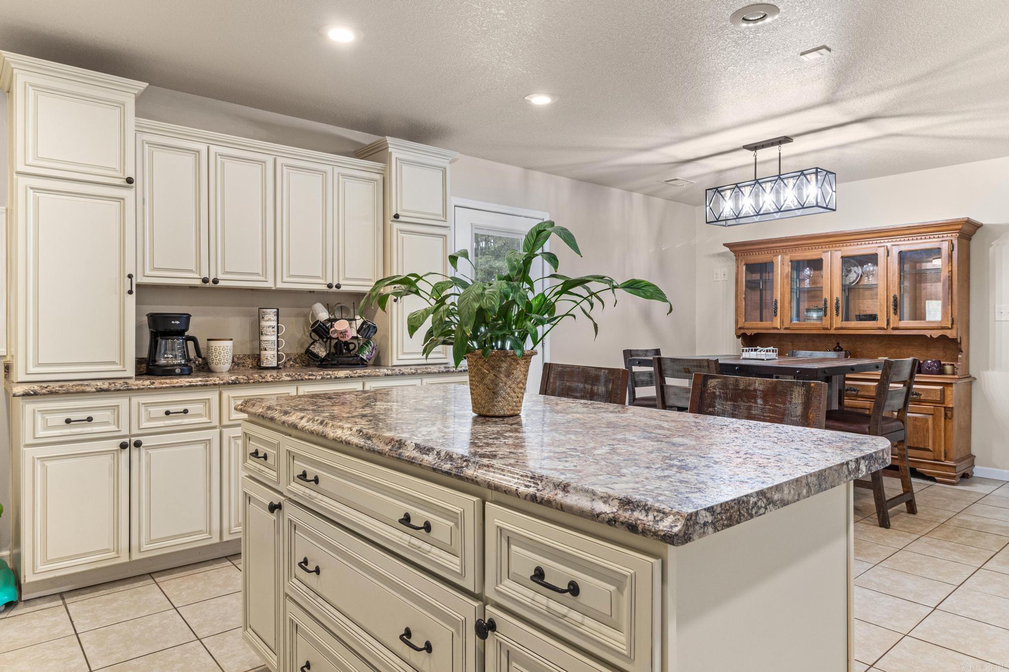 PARKWAY PLANTATION - Residential