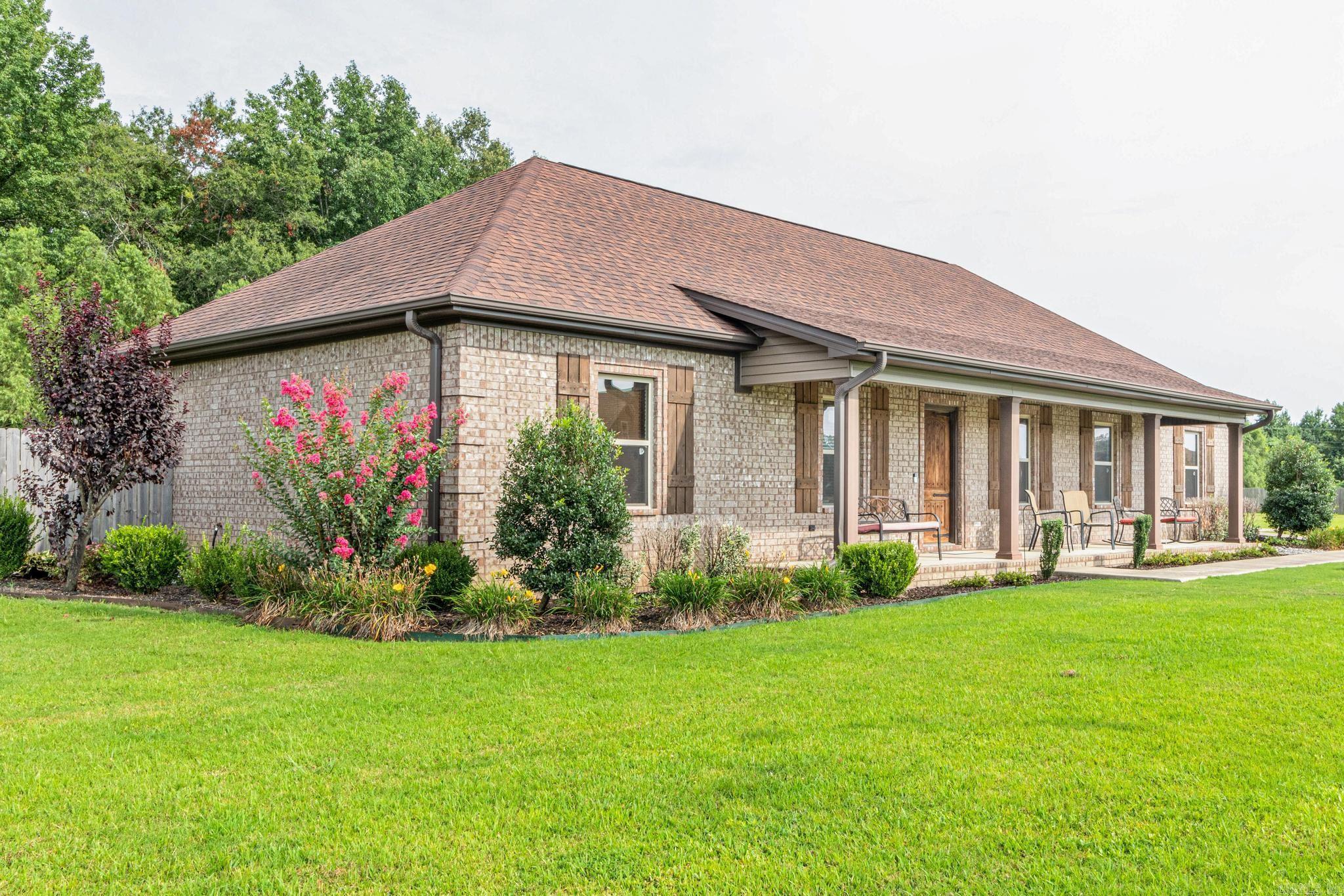 PARKWAY PLANTATION - Residential