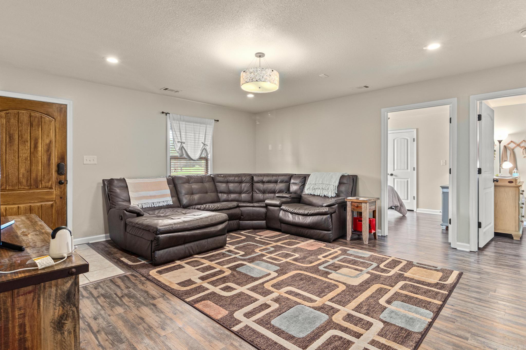 PARKWAY PLANTATION - Residential