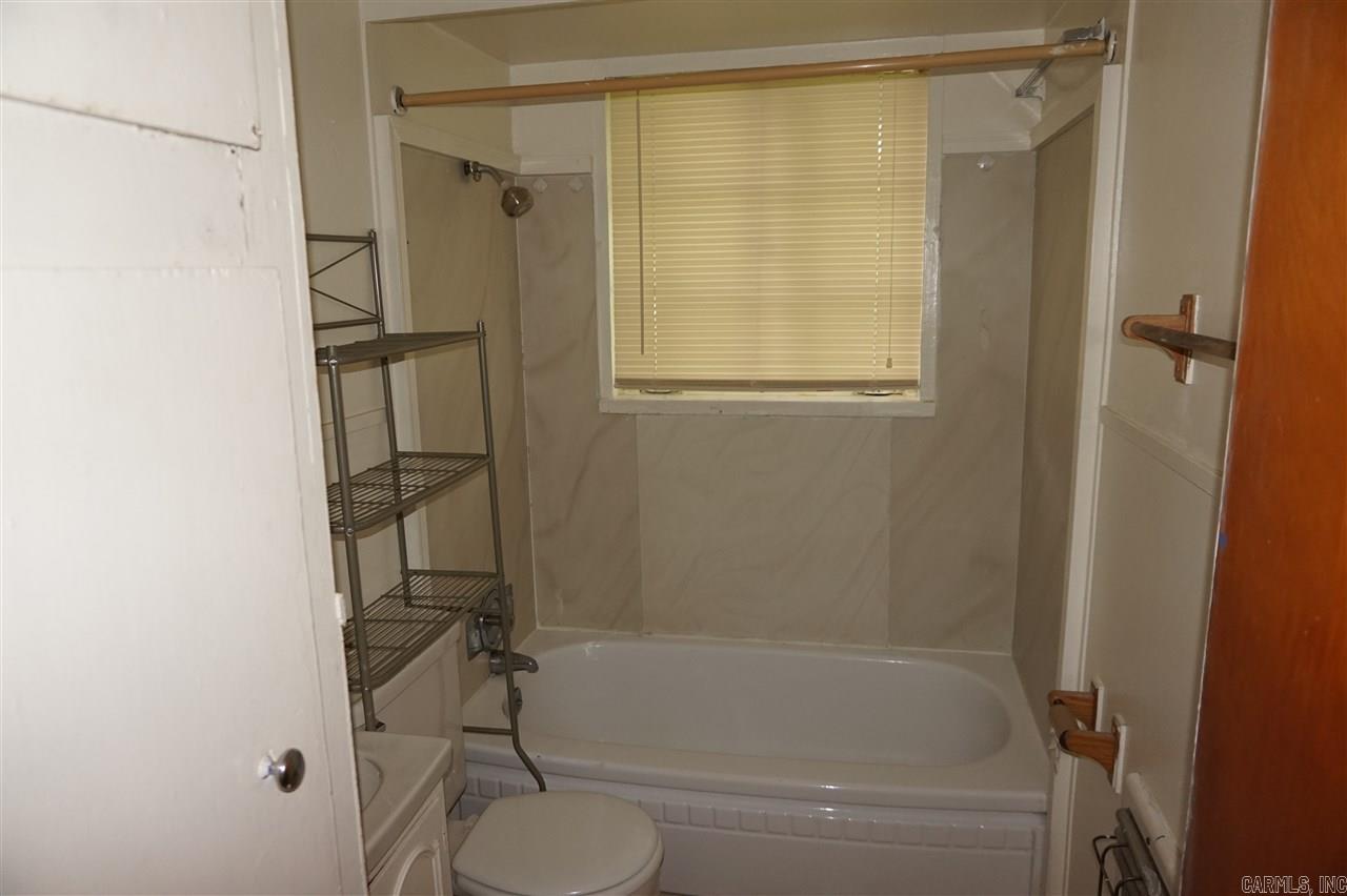 Queen Manor - Residential Lease