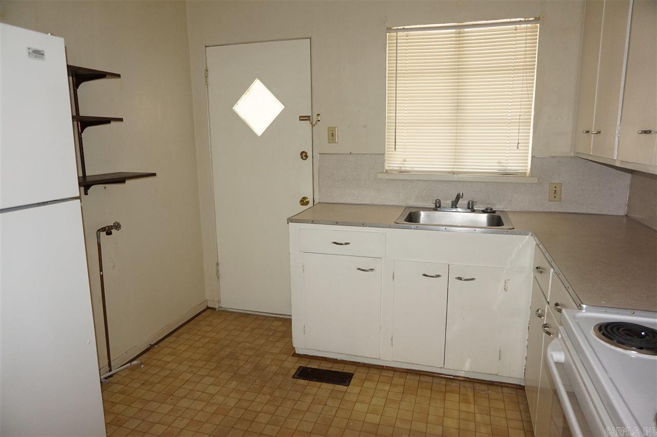 Queen Manor - Residential Lease