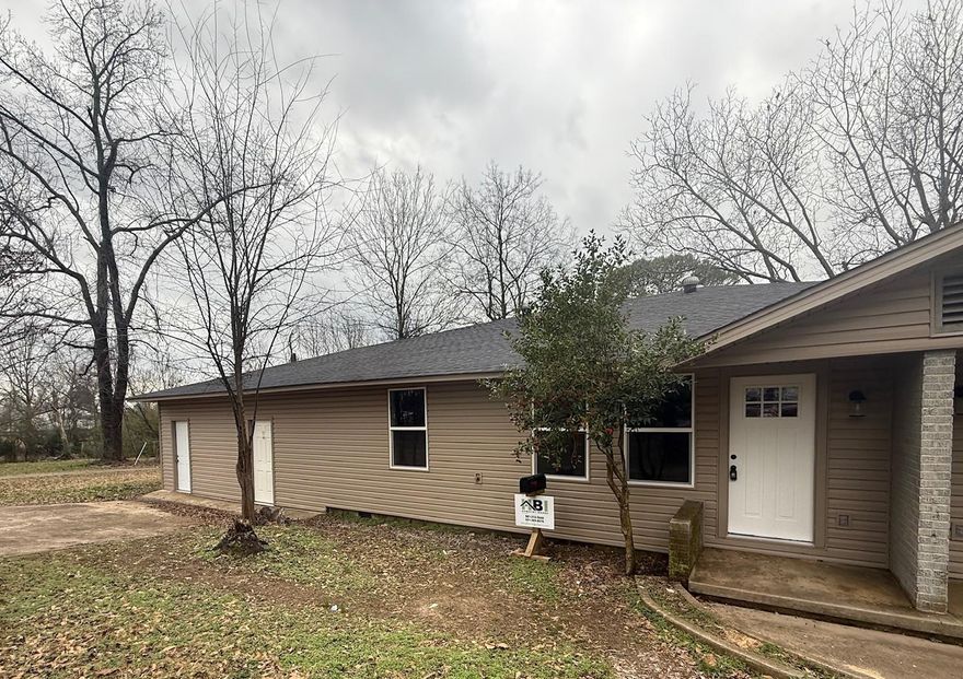 Welcome to our newly constructed 3-bedroom, 2-bathroom apartment in Benton, AR. This modern unit features a sleek design with no carpeting throughout. The spacious layout provides ample room for comfortable living, while the included refrigerator adds convenience to your daily routine. Located in a convenient area, this apartment is perfect for those seeking a contemporary living space in a desirable location. Contact us today to schedule a tour and make this apartment your new home. This property accepts Section 8 All Prime Realty and Property Management residents are enrolled in the Resident Benefits Package (RBP) for $50.00/month which includes liability insurance, credit building to help boost the resident’s credit score with timely rent payments, up to $1M Identity Theft Protection, HVAC air filter delivery (for applicable properties), move-in concierge service making utility connection and home service setup a breeze during your move-in, our best-in-class resident rewards program, on-demand pest control, and much more! More details upon application