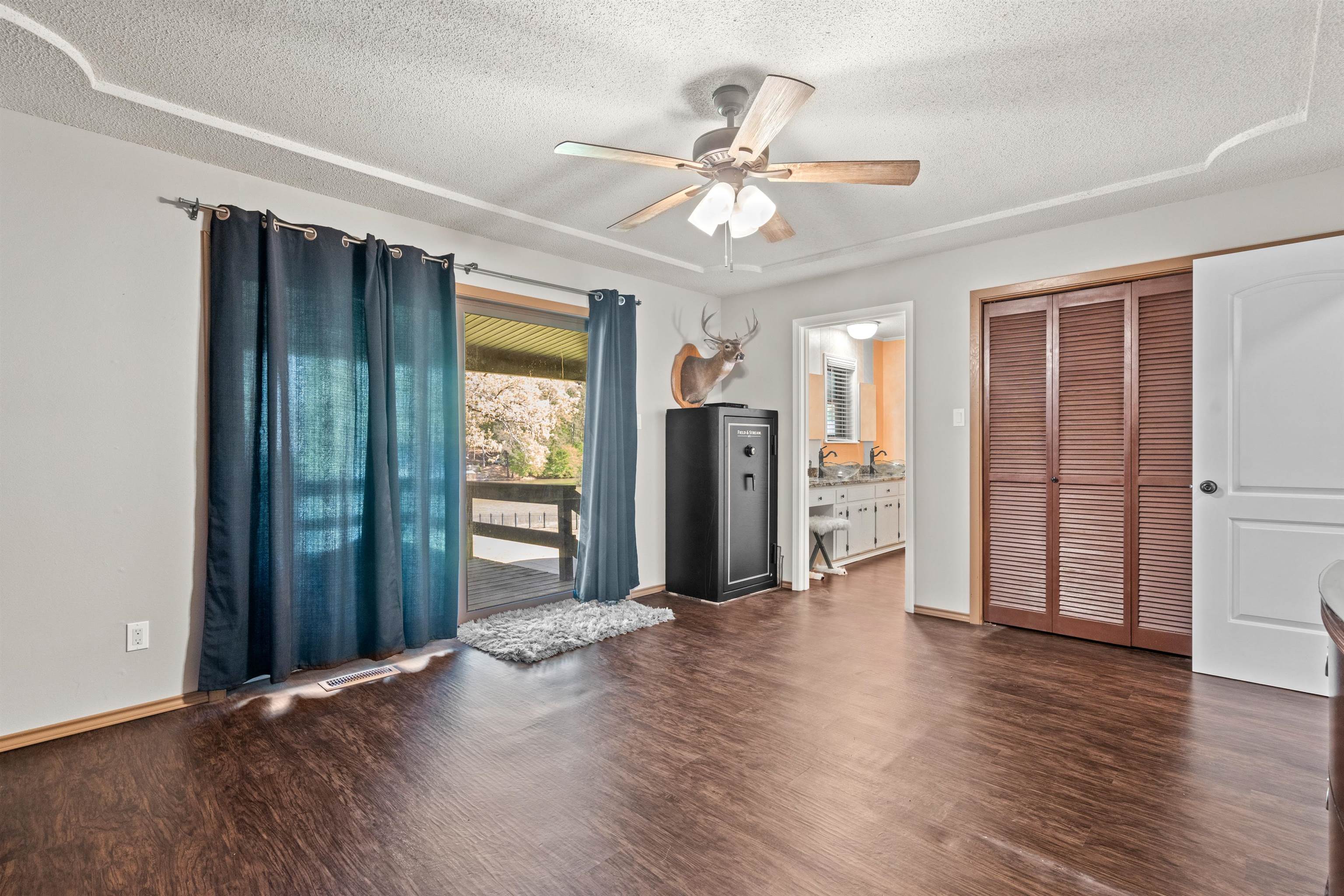 LAKECREST - Residential