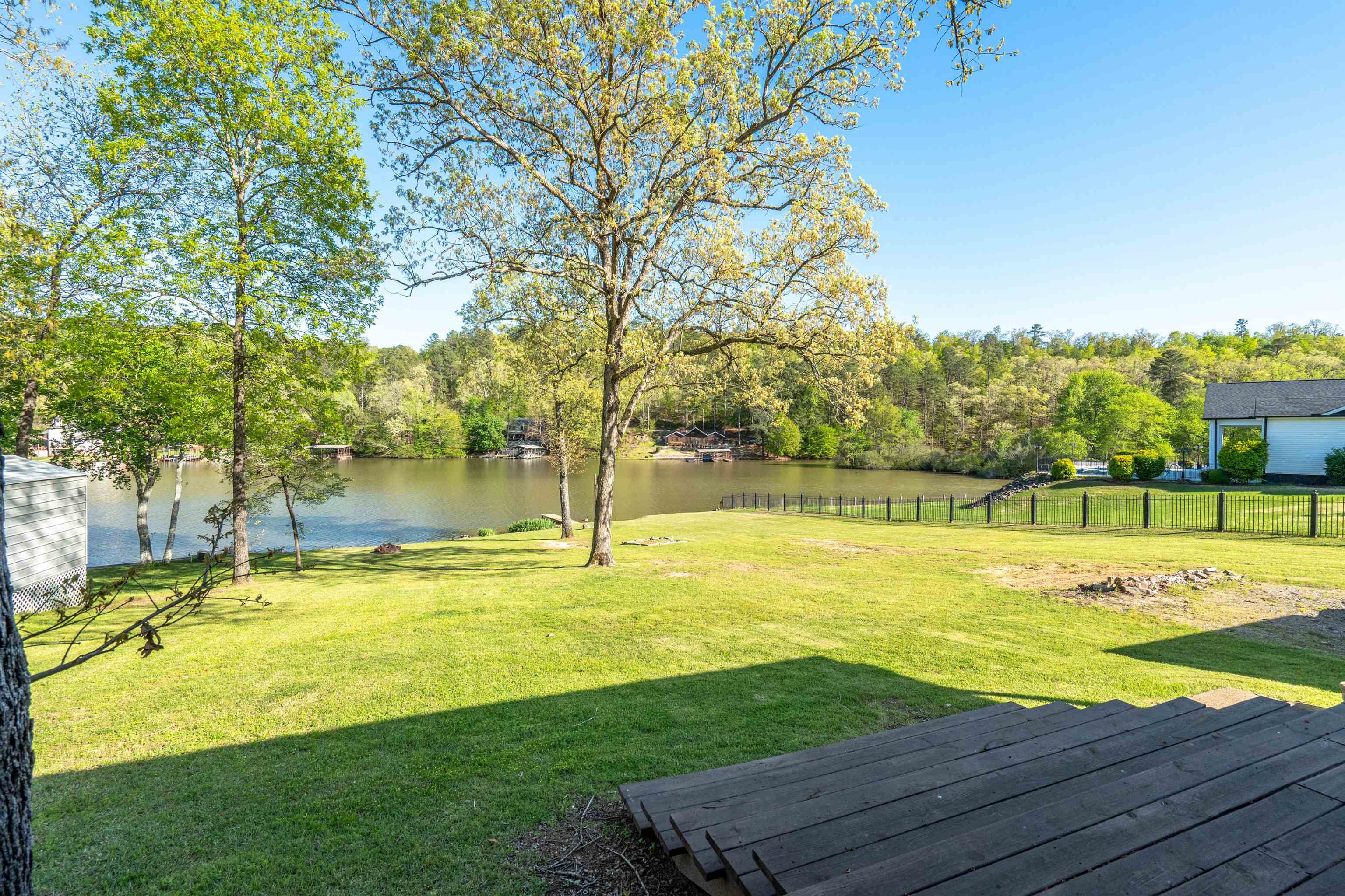 LAKECREST - Residential