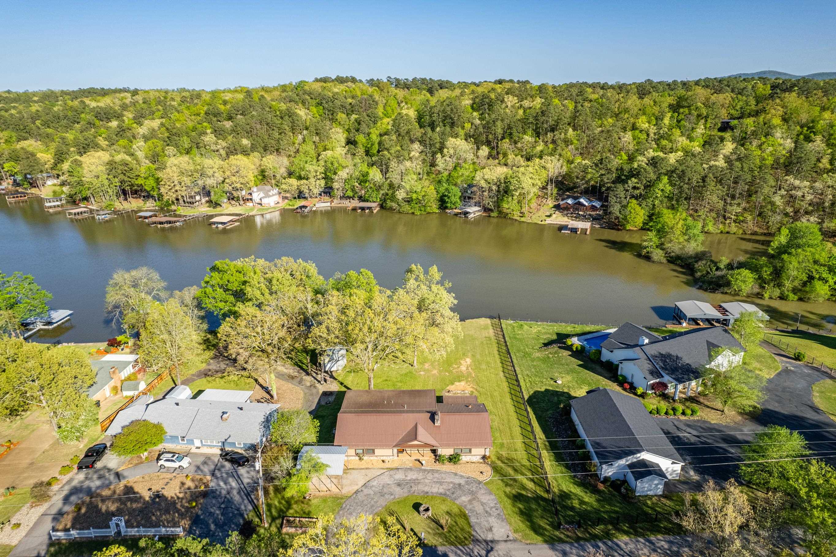 LAKECREST - Residential