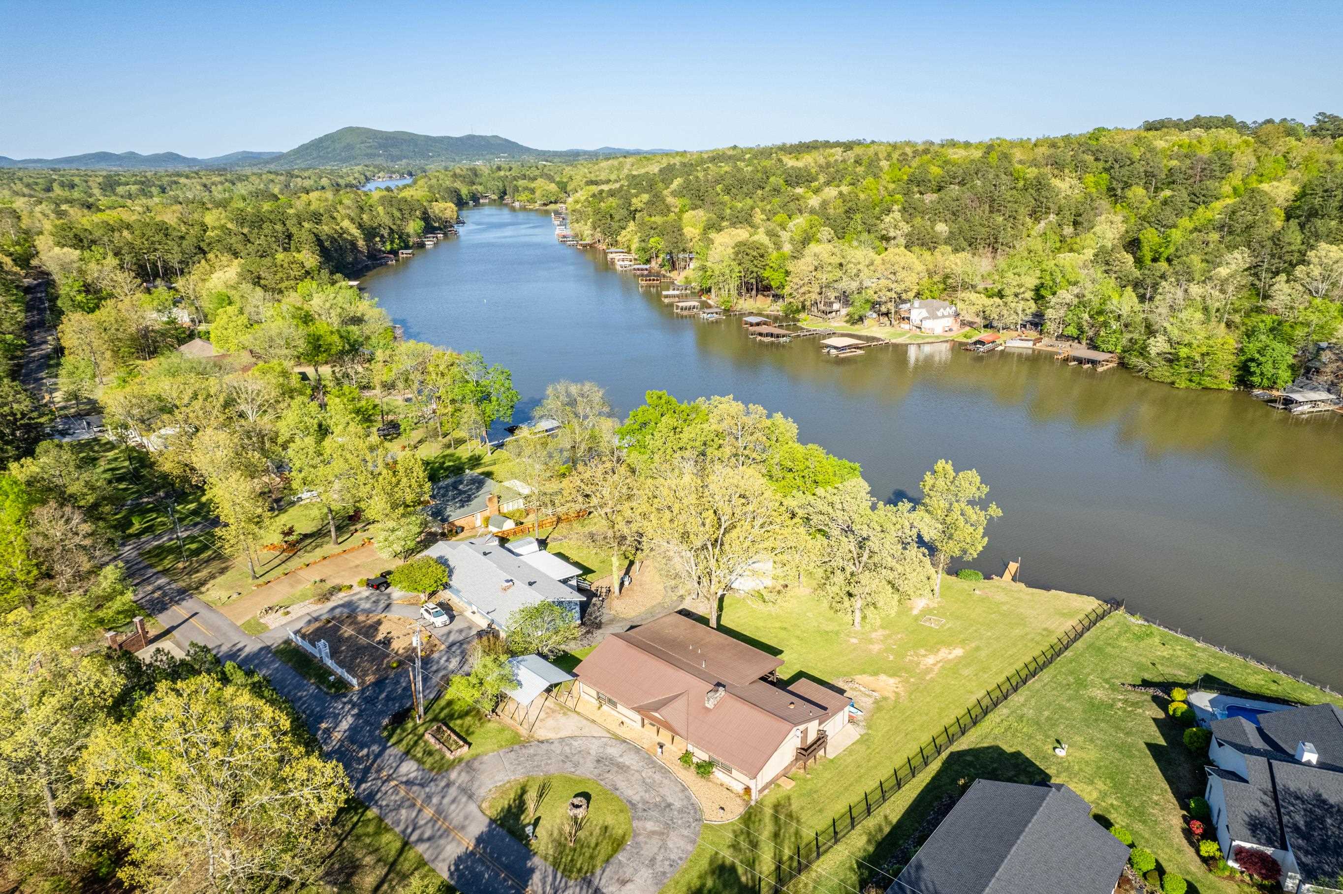 LAKECREST - Residential
