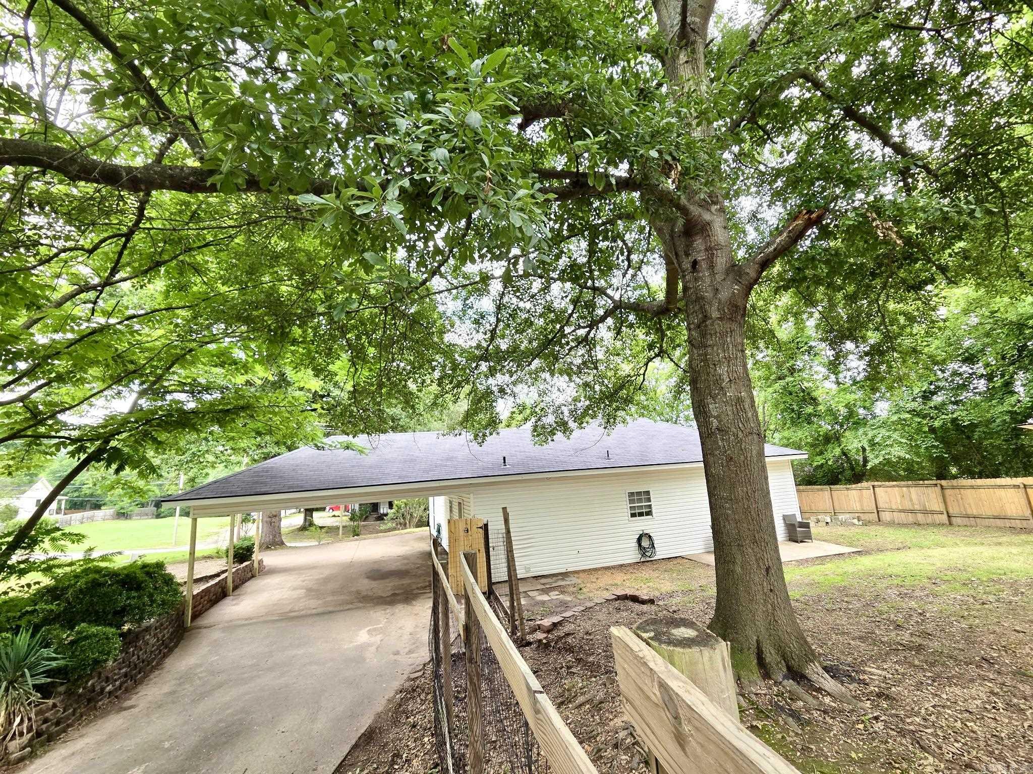 ORIGINAL TOWN-BENTON - Residential