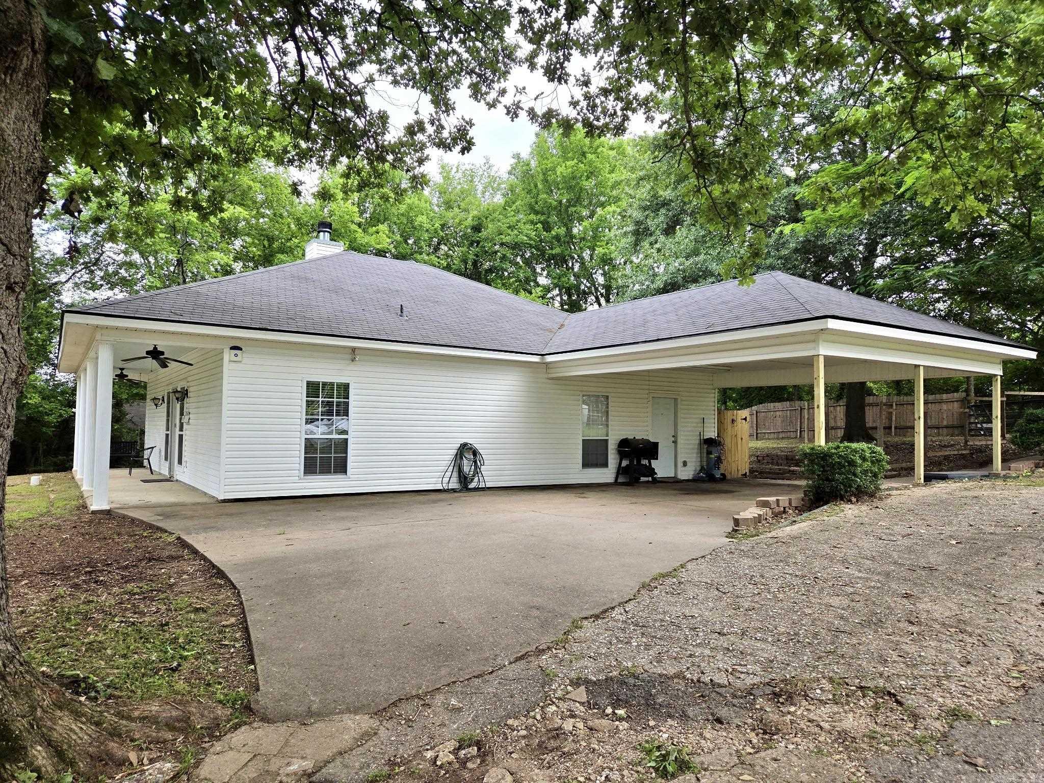 ORIGINAL TOWN-BENTON - Residential
