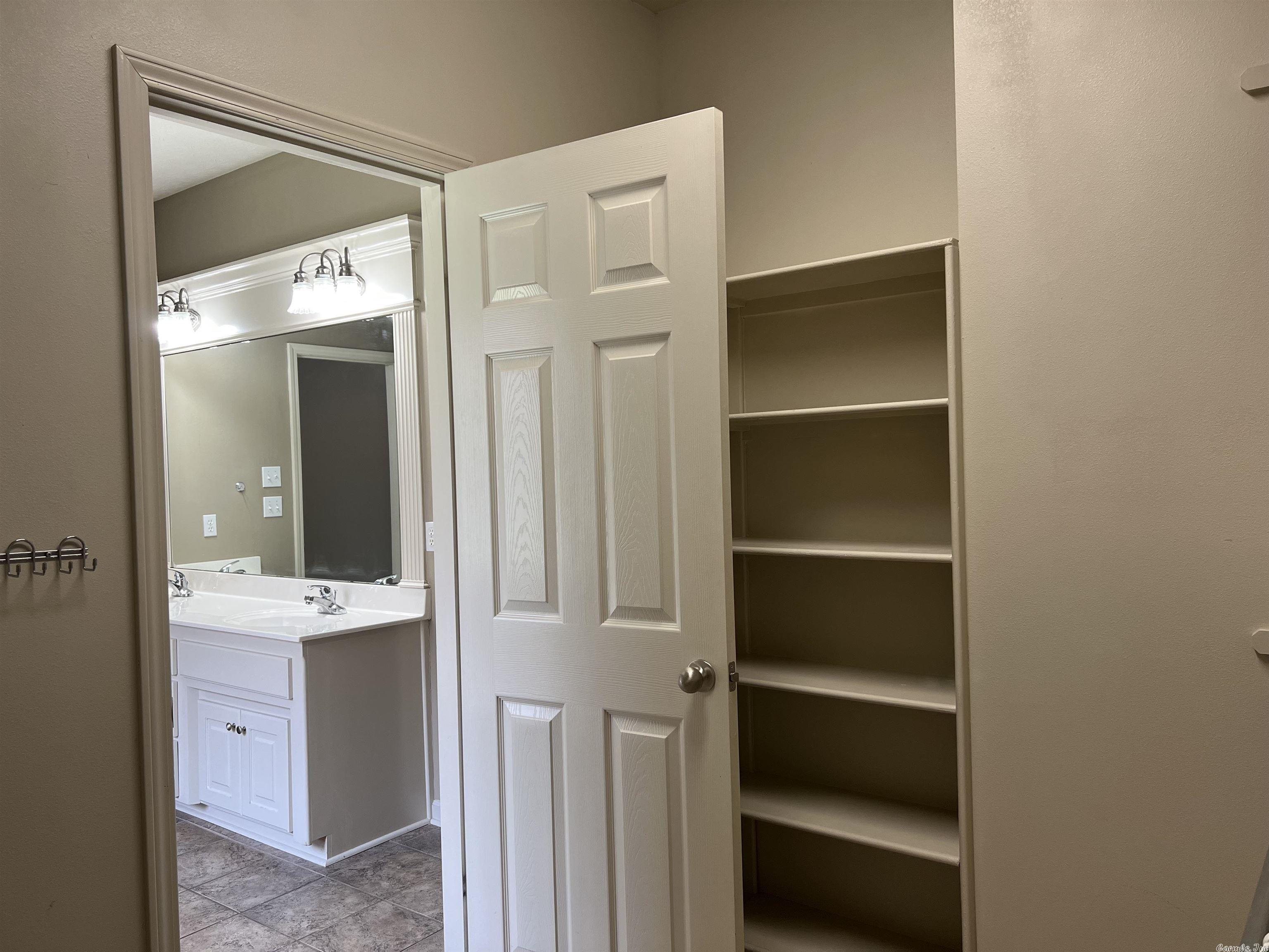 MAUMELLE VALLEY ESTATES - Residential