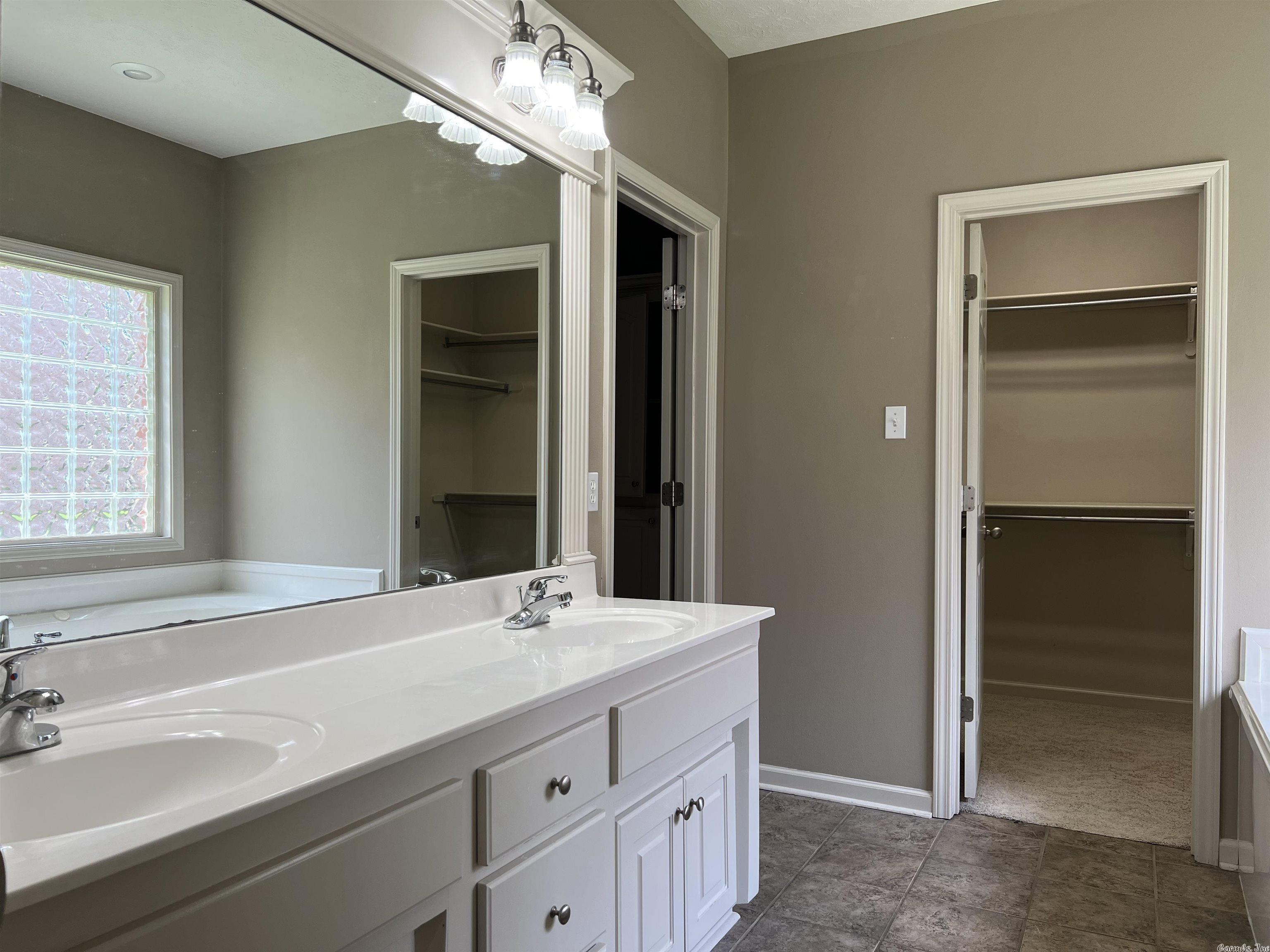 MAUMELLE VALLEY ESTATES - Residential