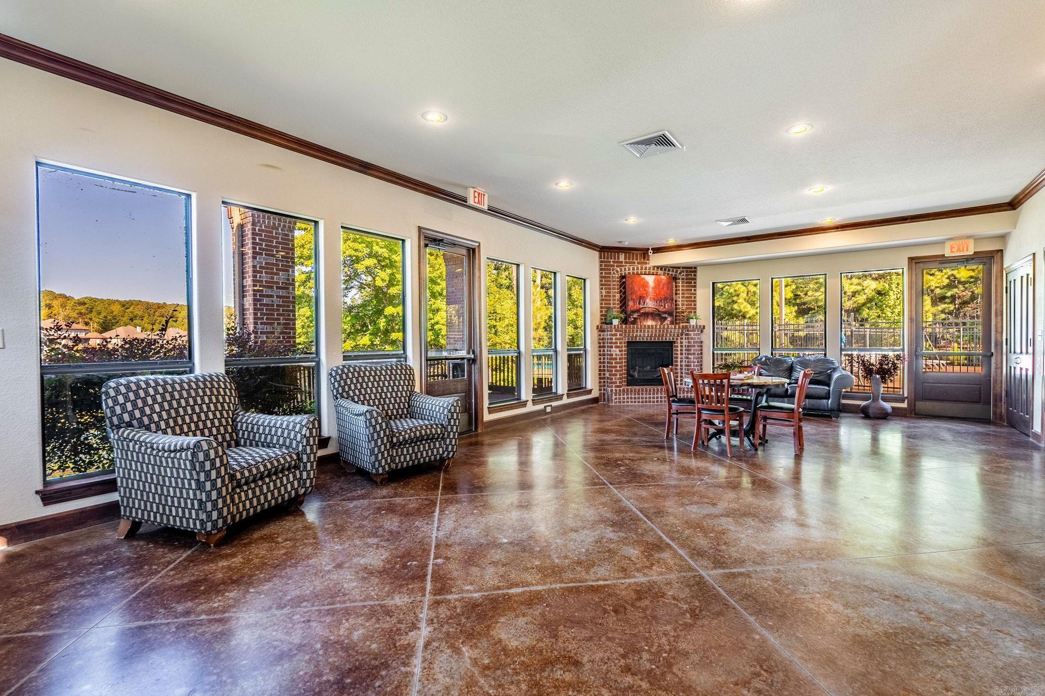 SIENNA LAKE - Residential