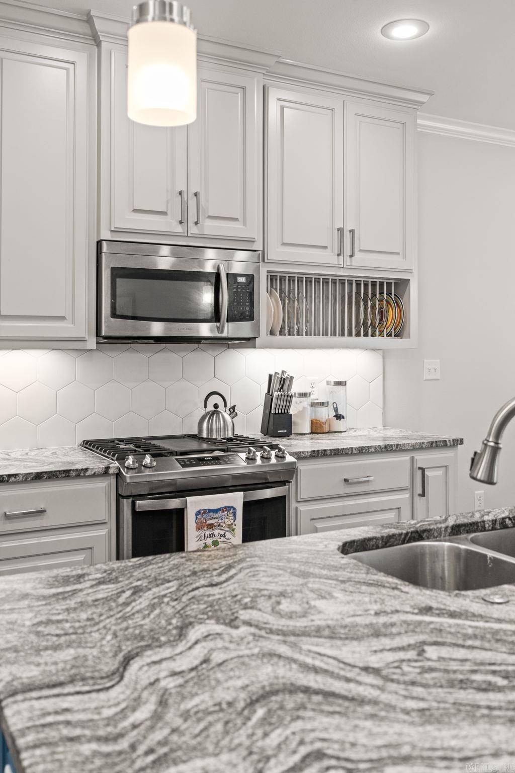 SIENNA LAKE - Residential