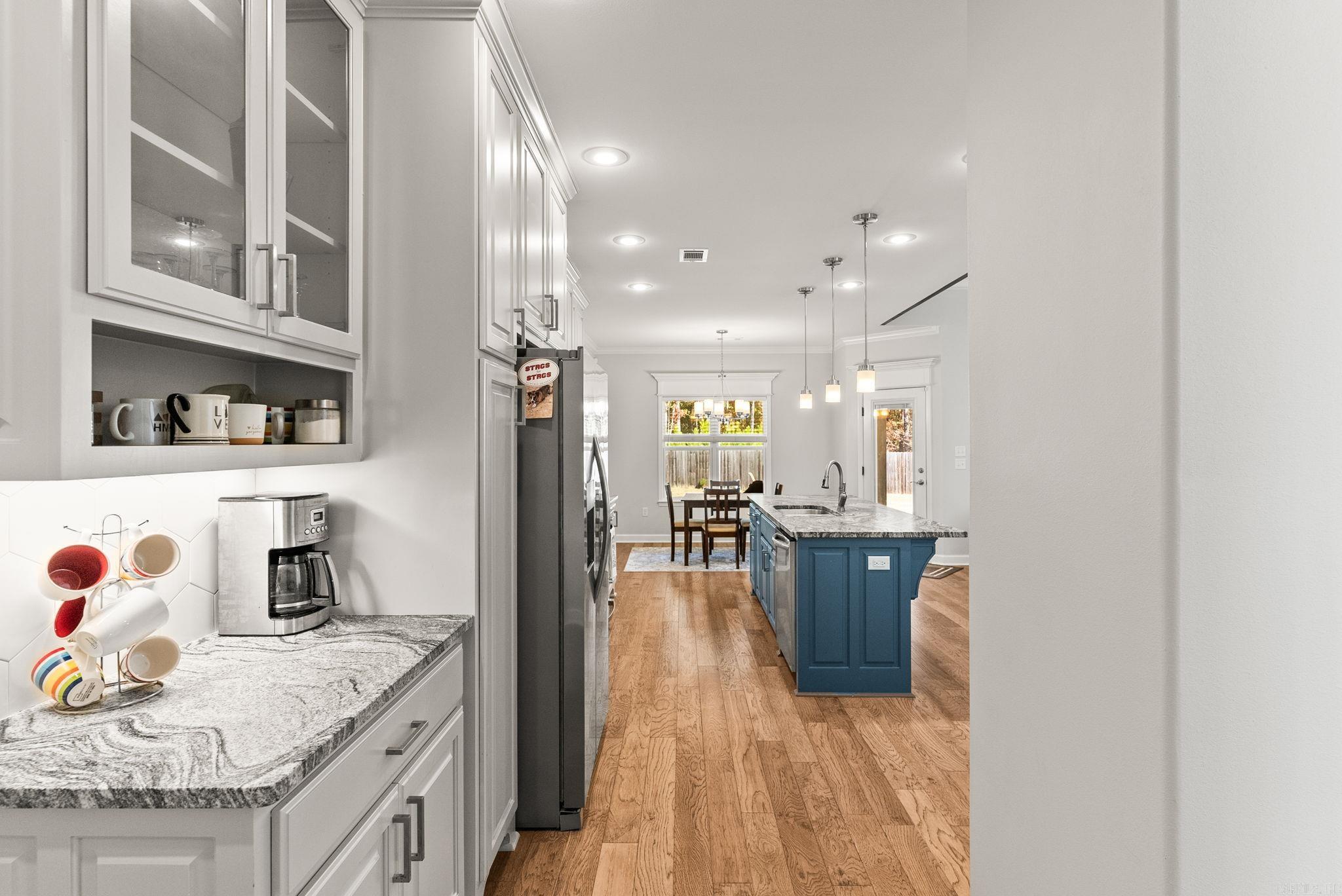 SIENNA LAKE - Residential